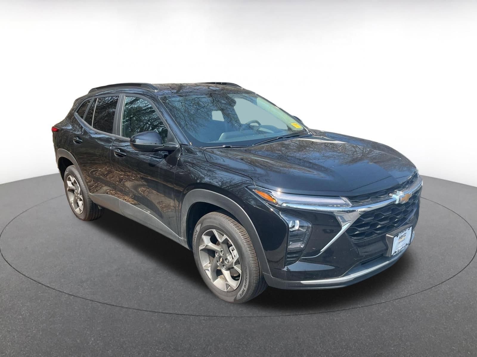 Thumbnail: 2025 Chevrolet Trax - 8