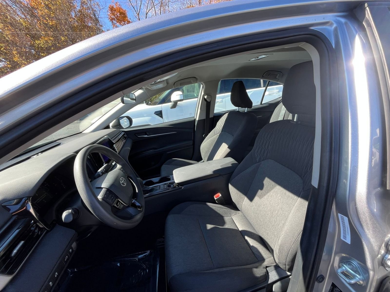 Thumbnail: 2025 Toyota Camry - 25