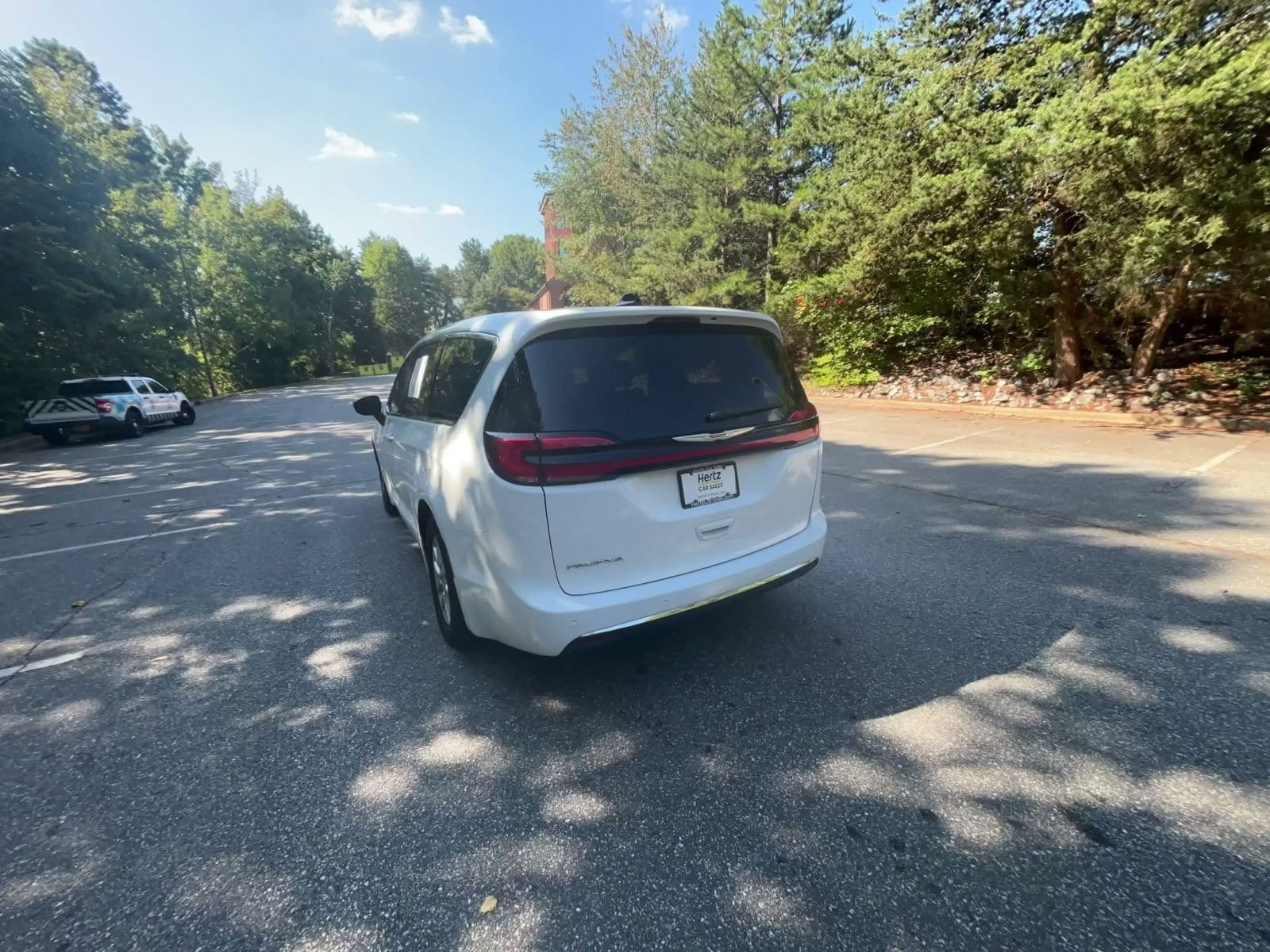 Thumbnail: 2024 Chrysler Pacifica - 10