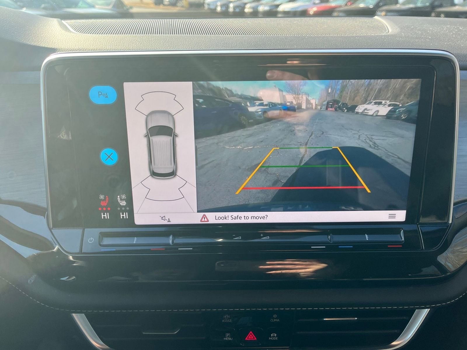 Thumbnail: 2025 Volkswagen Atlas - 17