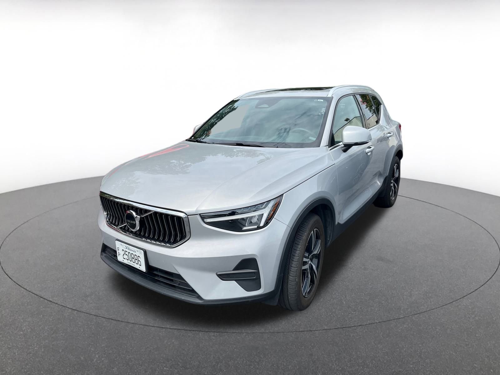 Thumbnail: 2024 Volvo XC40 - 10