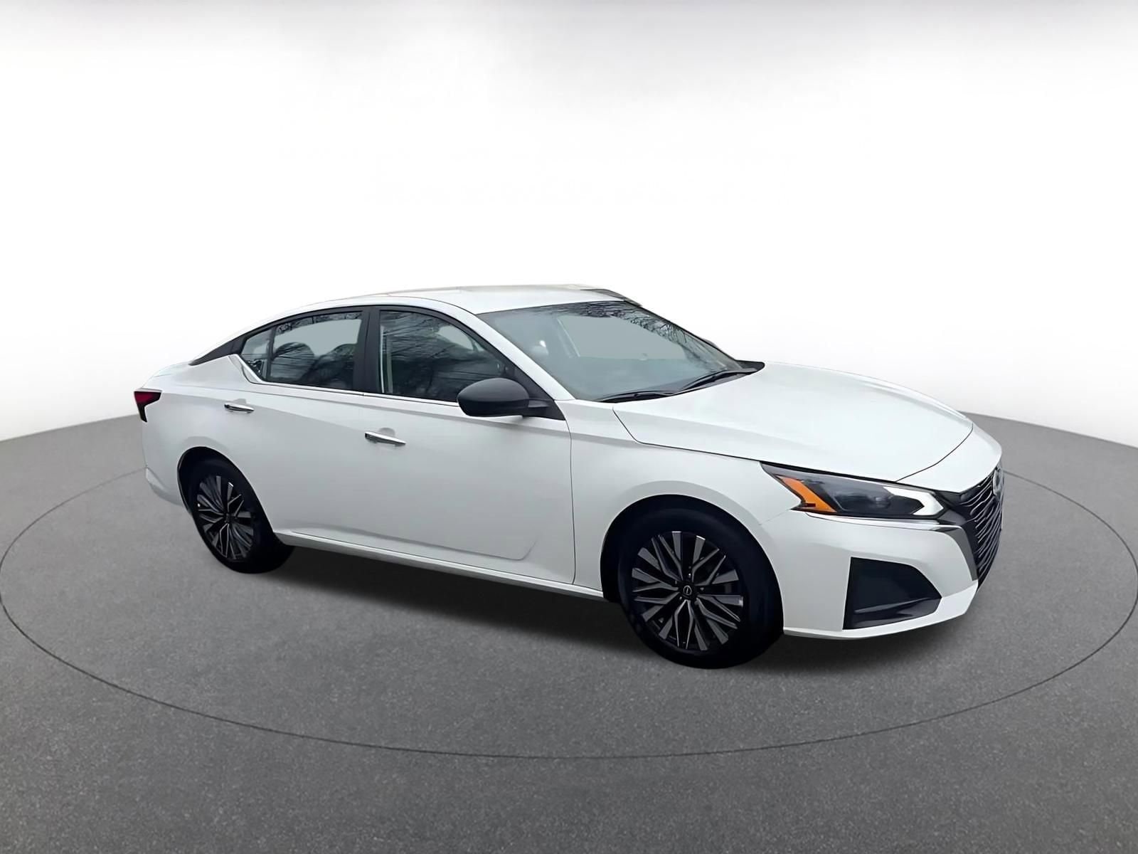 Thumbnail: 2025 Nissan Altima - 2