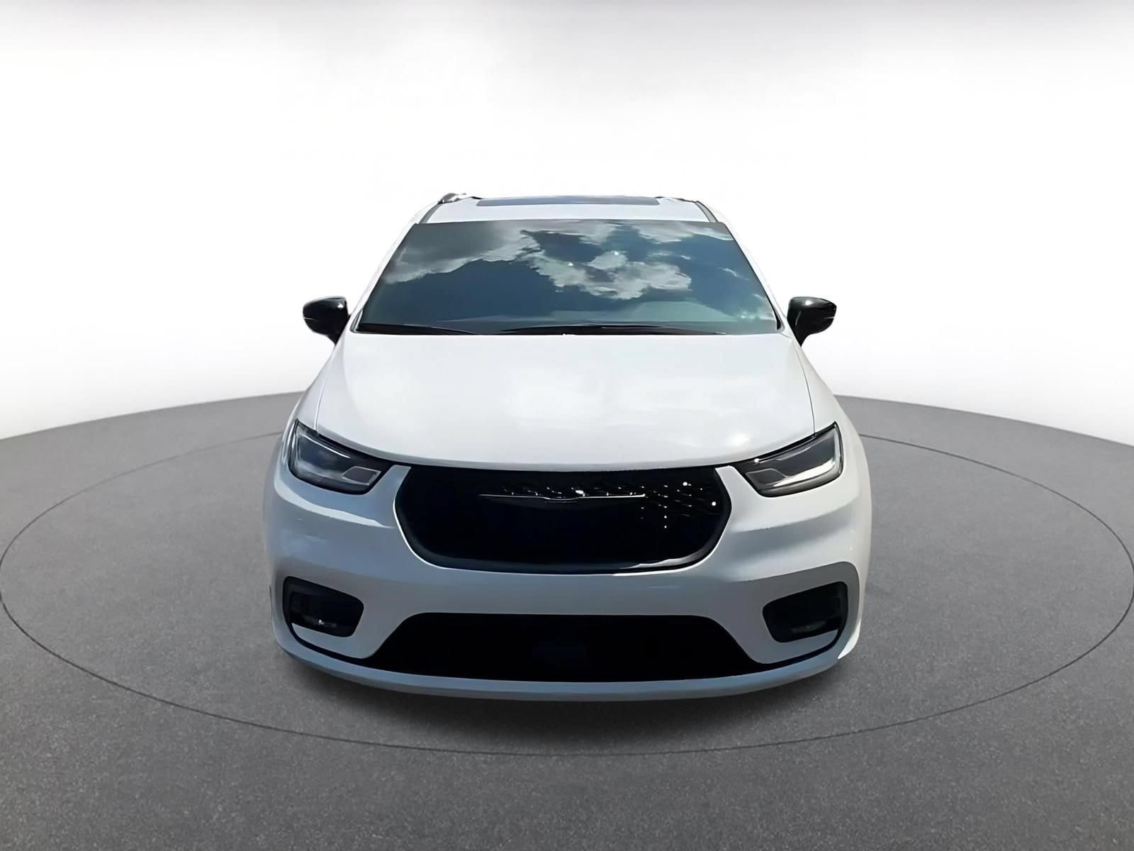 Thumbnail: 2025 Chrysler Pacifica - 4