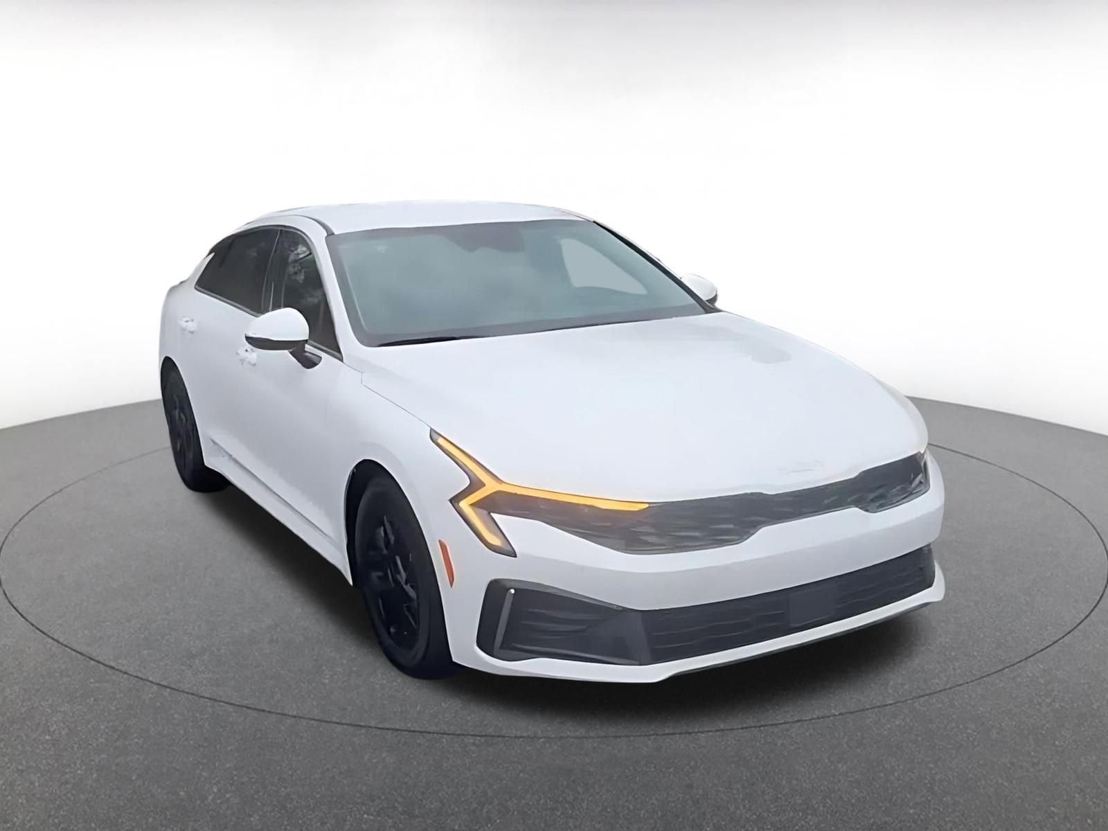 Thumbnail: 2025 Kia K5 - 2