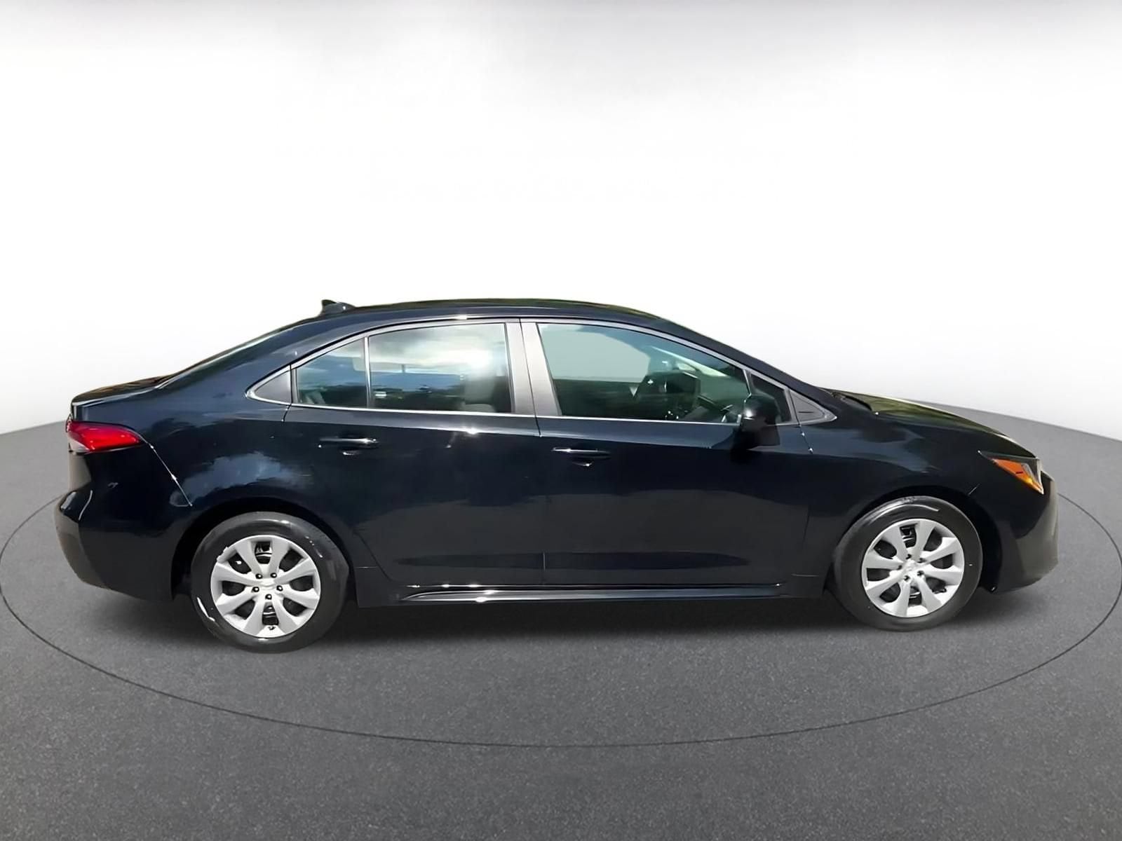 Thumbnail: 2025 Toyota Corolla - 13