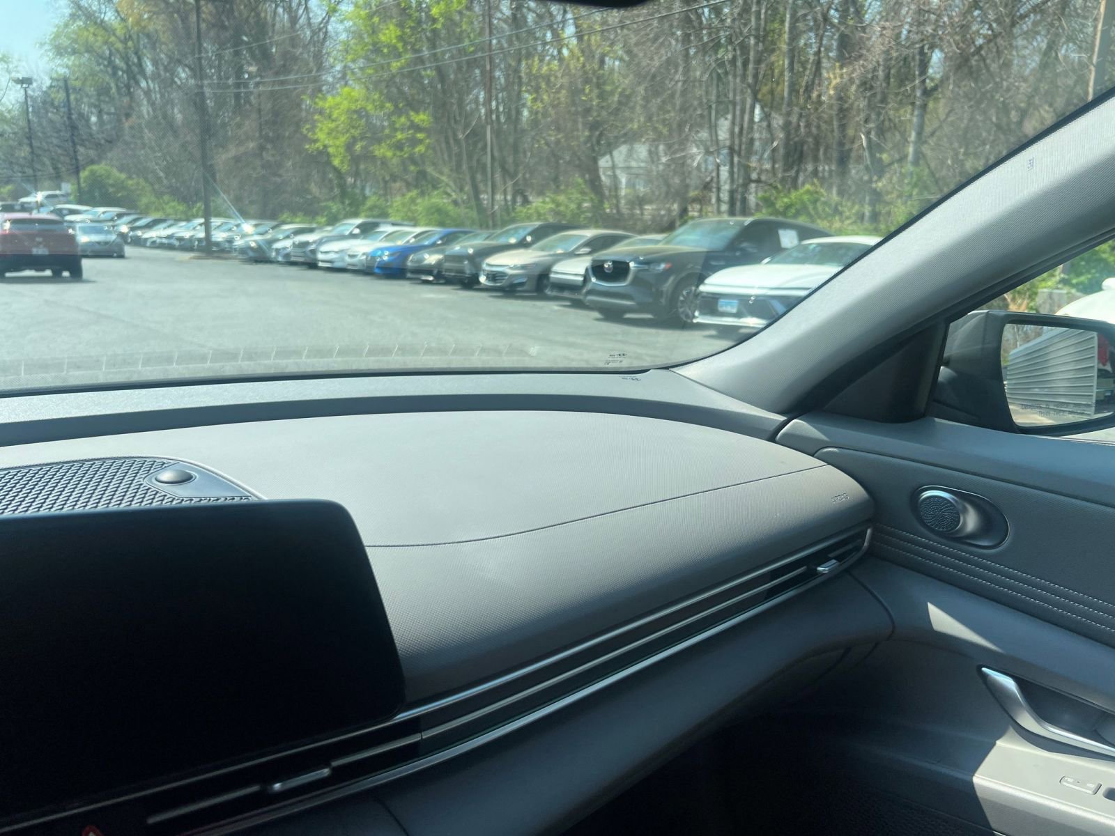 Thumbnail: 2025 Hyundai Elantra - 32