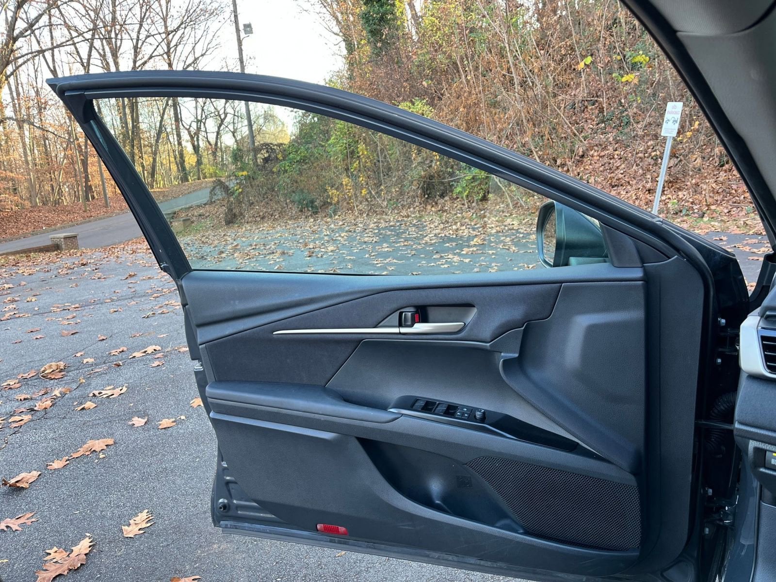 Thumbnail: 2025 Toyota Camry - 18