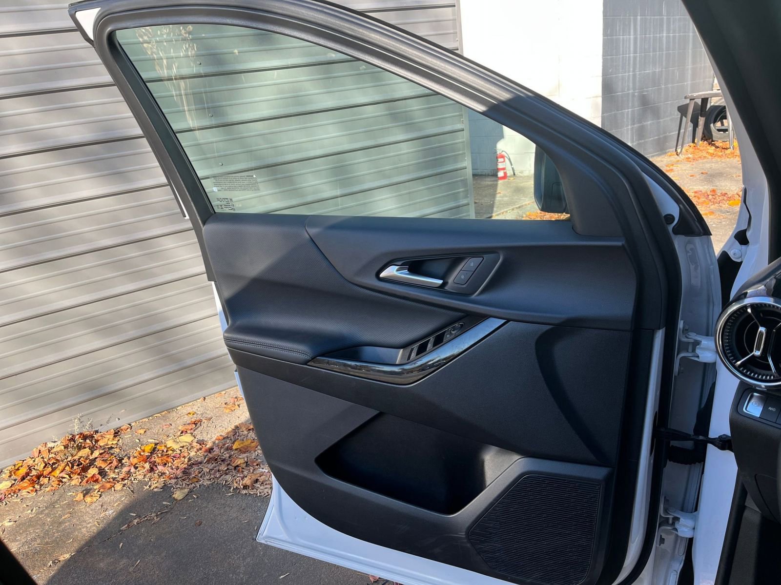 Thumbnail: 2025 Chevrolet Equinox - 18