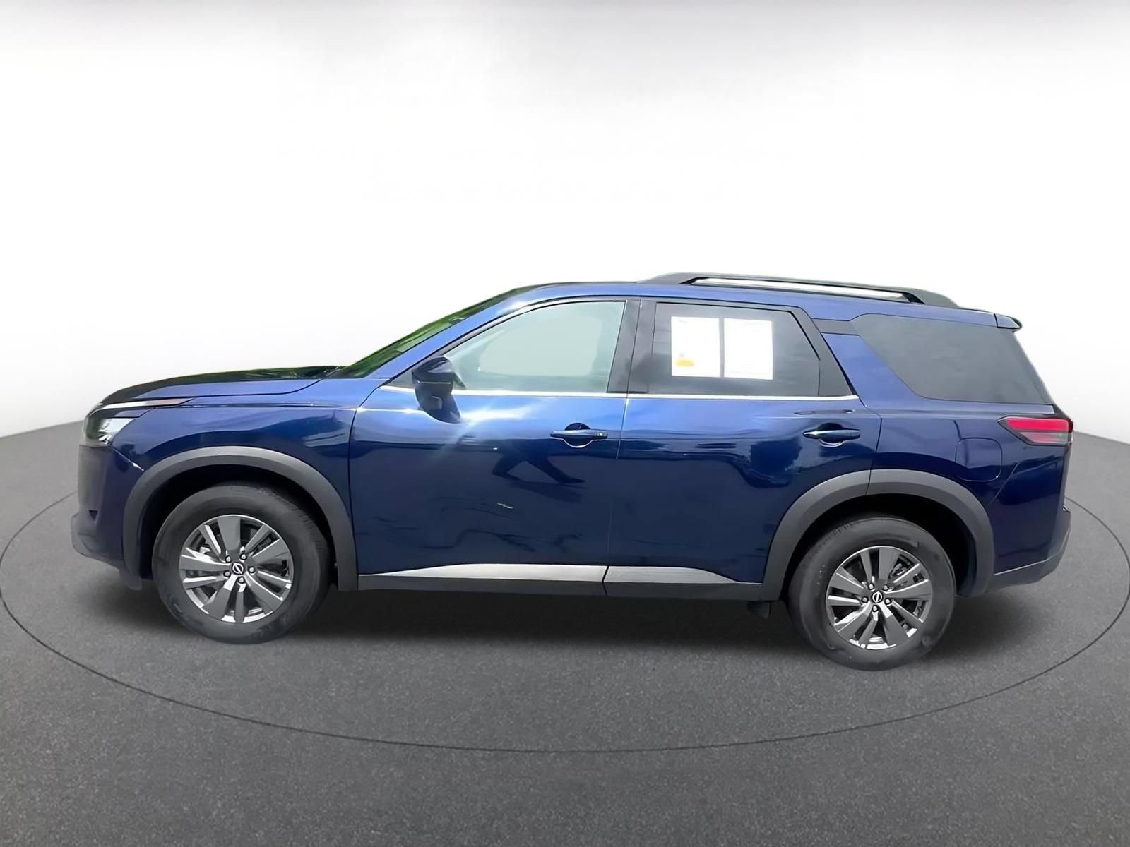 Thumbnail: 2025 Nissan Pathfinder - 9