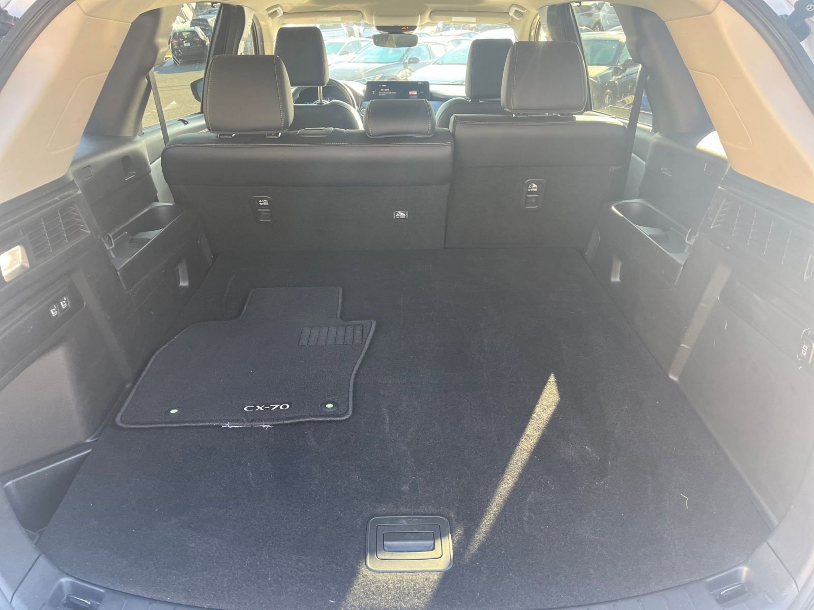 Thumbnail: 2025 Mazda CX-70 - 28