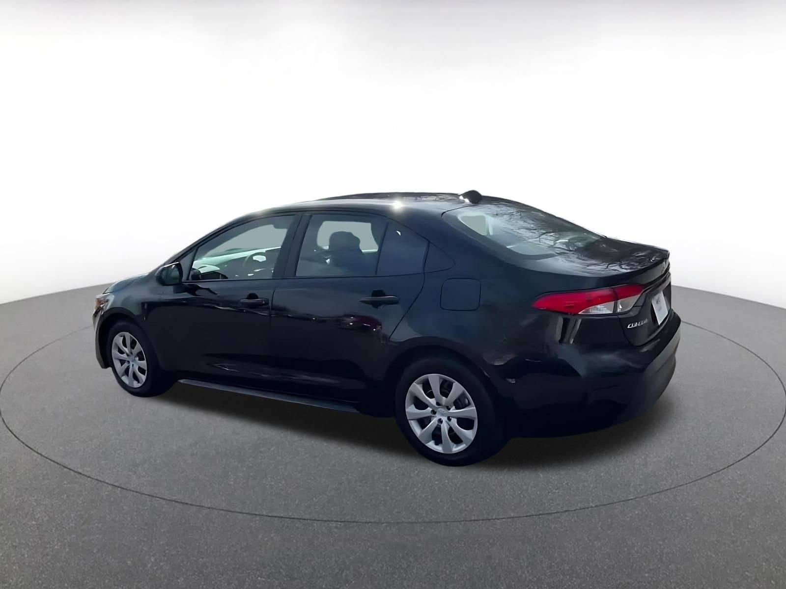 Thumbnail: 2025 Toyota Corolla - 10