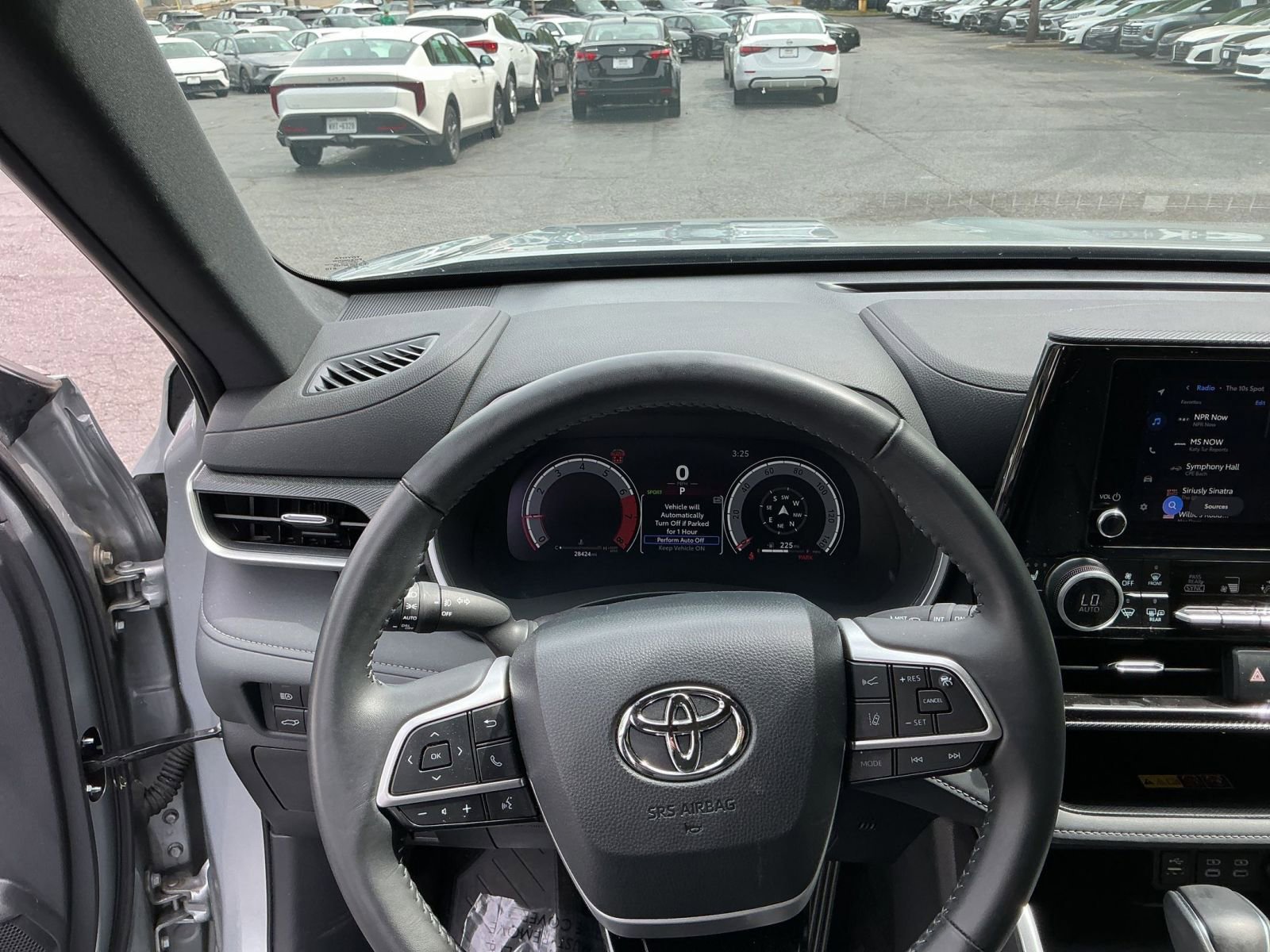 Thumbnail: 2025 Toyota Highlander - 32