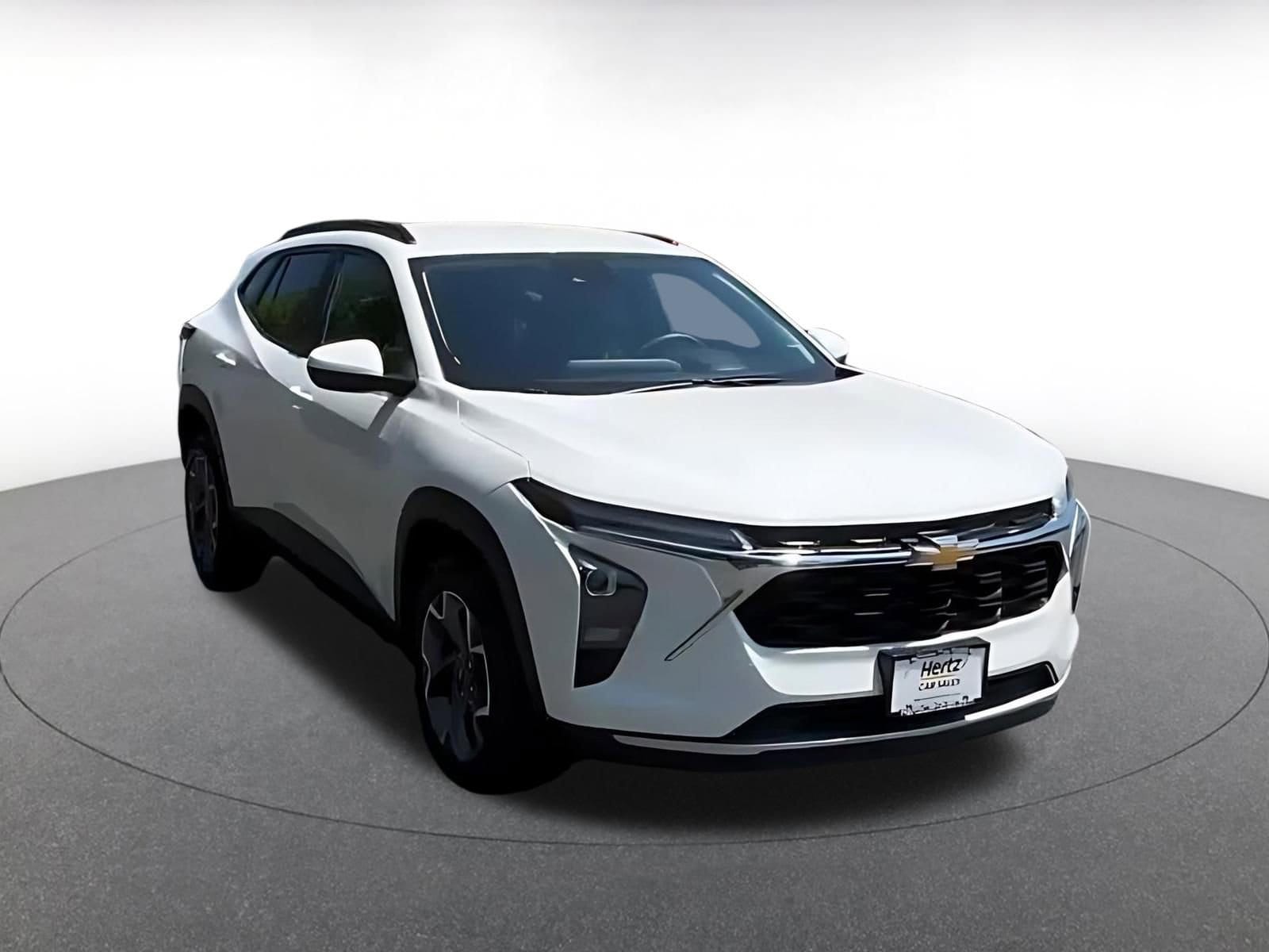 Thumbnail: 2025 Chevrolet Trax - 3