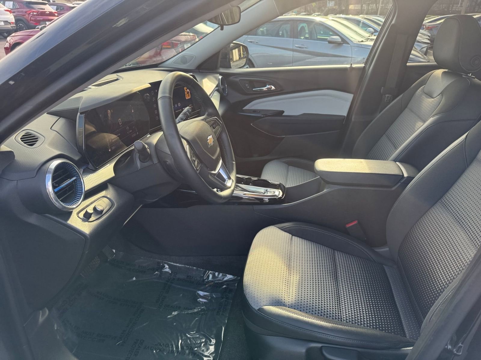 Thumbnail: 2025 Chevrolet Trax - 21