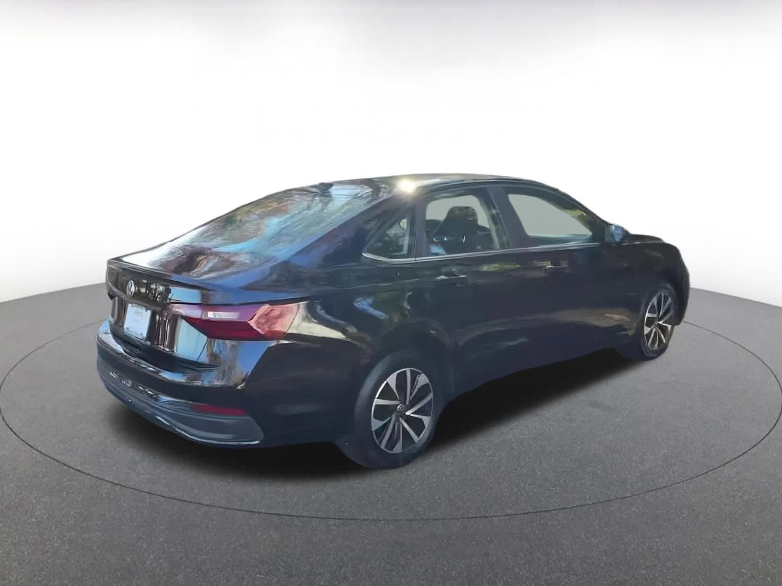 Thumbnail: 2024 Volkswagen Jetta - 14