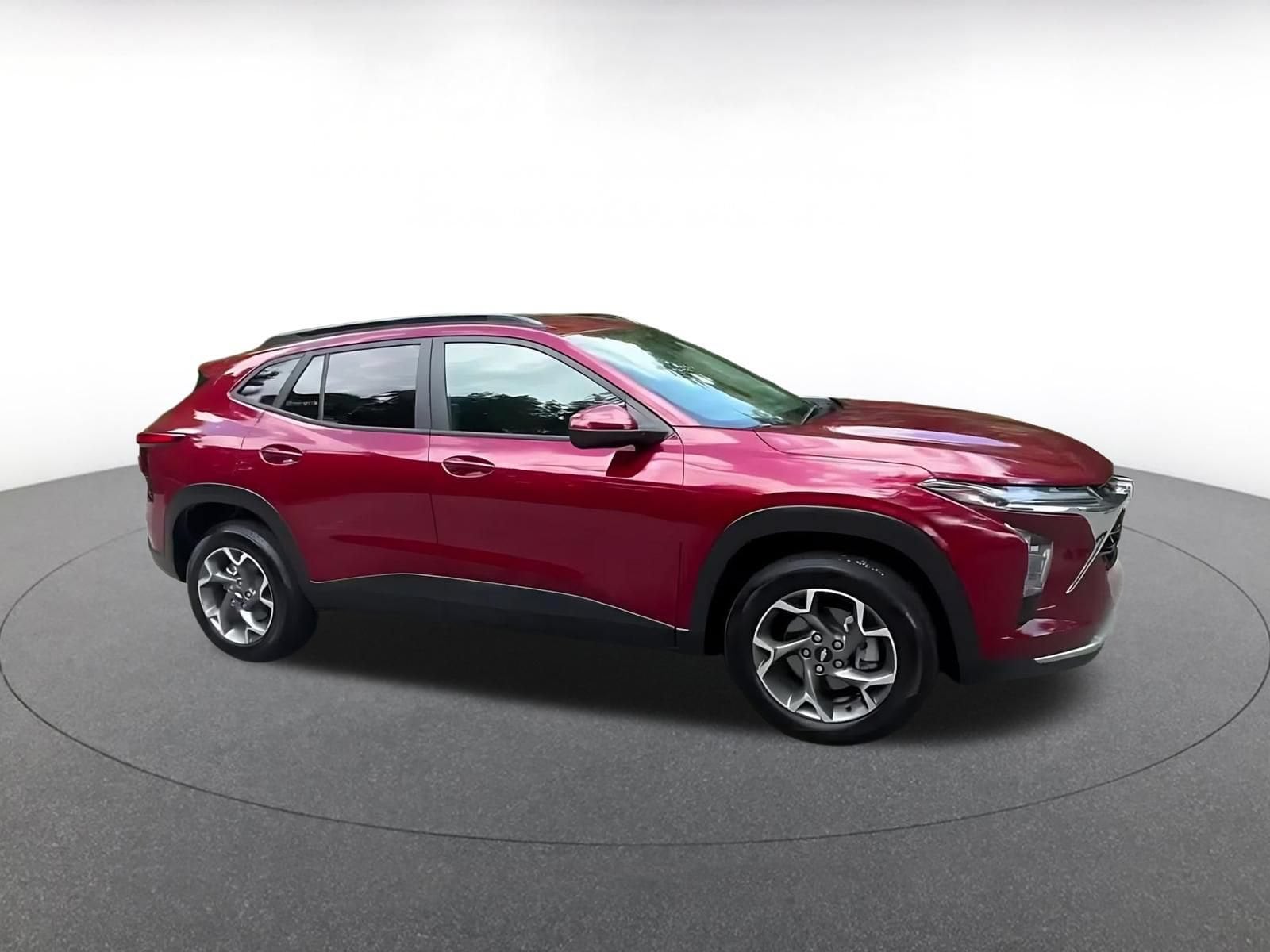 Thumbnail: 2025 Chevrolet Trax - 2