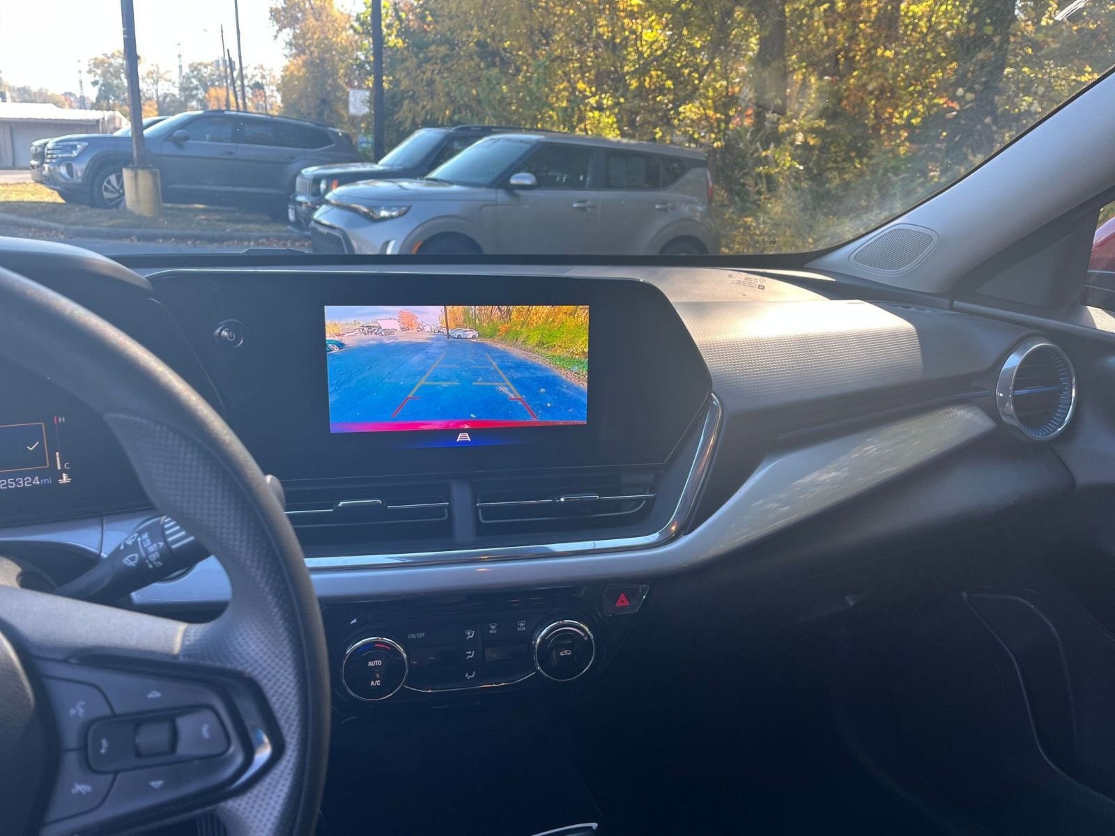 Thumbnail: 2025 Chevrolet Trax - 17