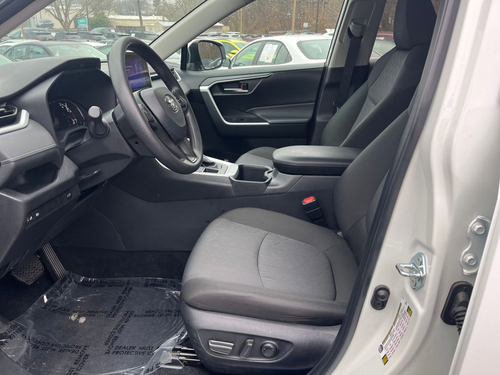 Thumbnail: 2025 Toyota RAV4 - 22