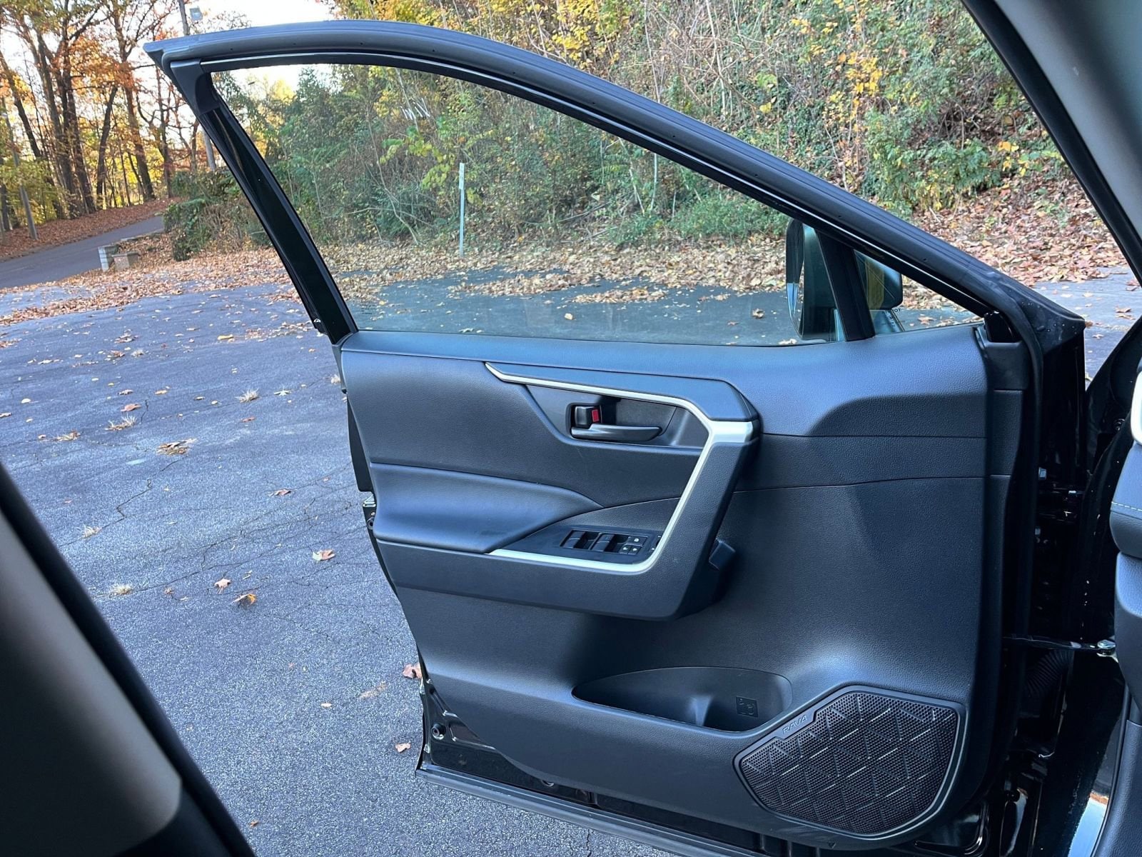 Thumbnail: 2025 Toyota RAV4 - 18