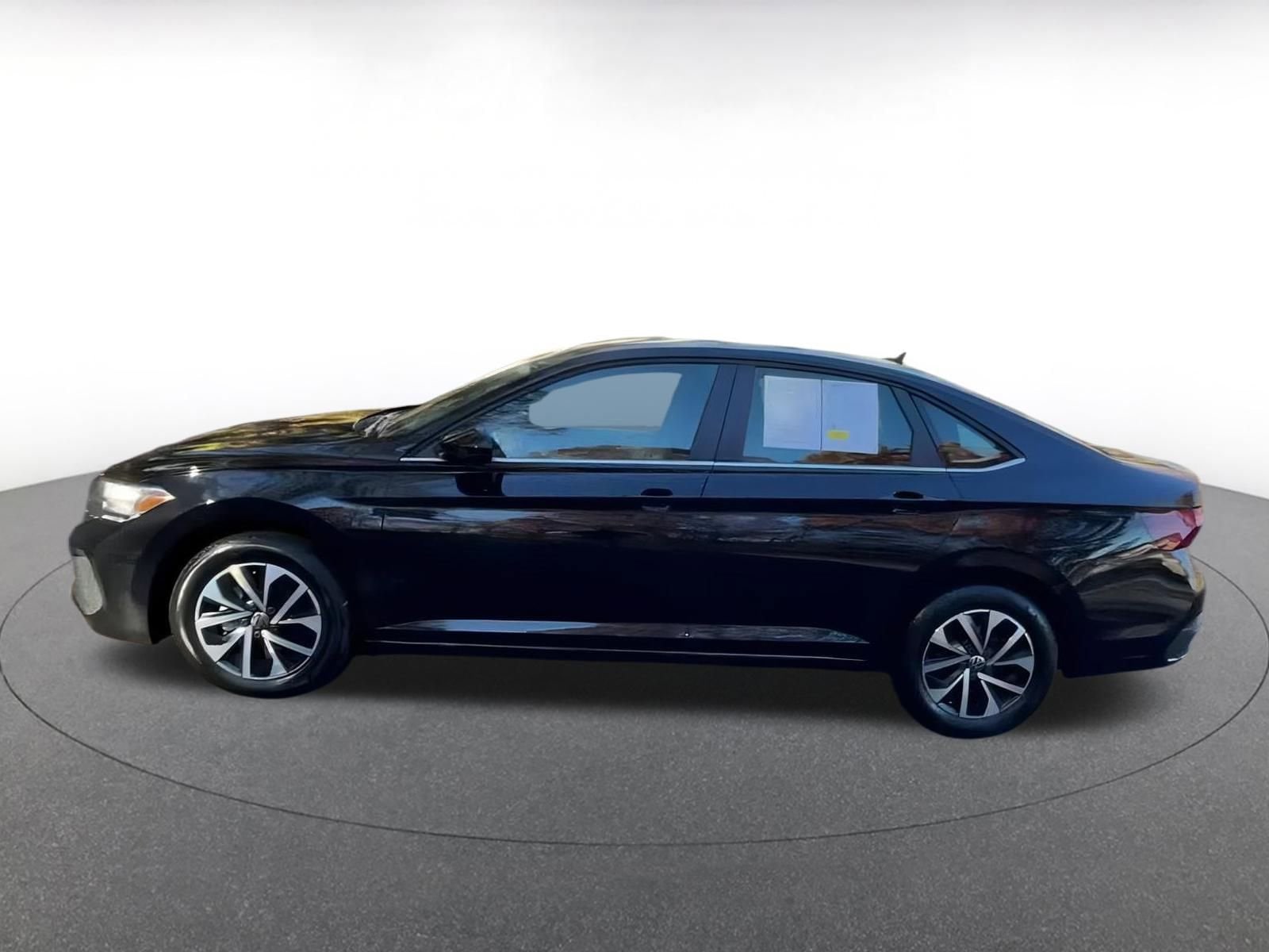 Thumbnail: 2024 Volkswagen Jetta - 9