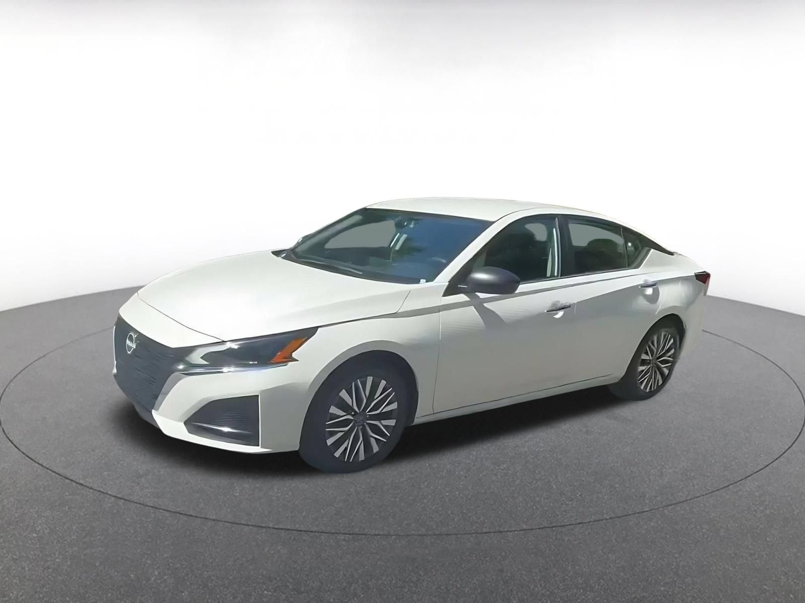 Thumbnail: 2025 Nissan Altima - 3
