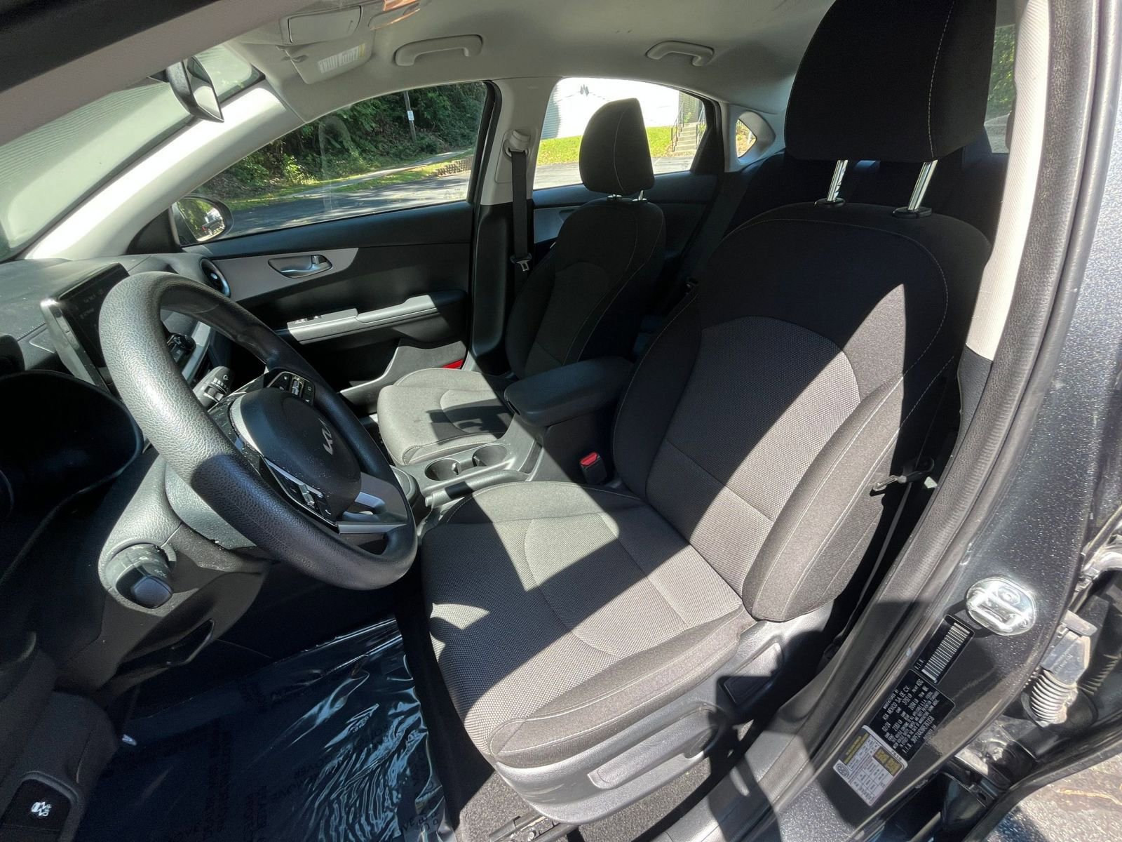 Thumbnail: 2024 Kia Forte - 32