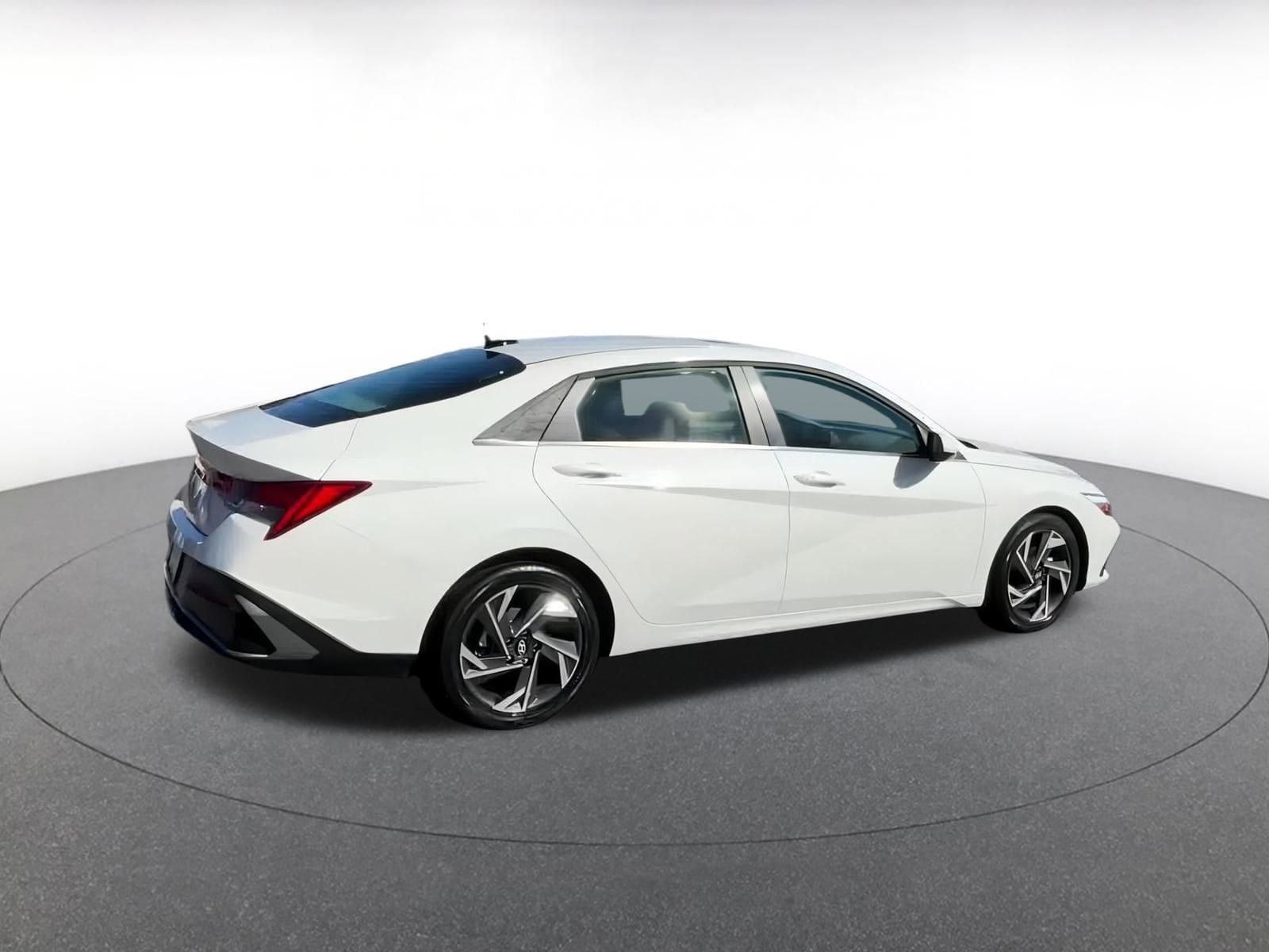 Thumbnail: 2025 Hyundai Elantra - 14