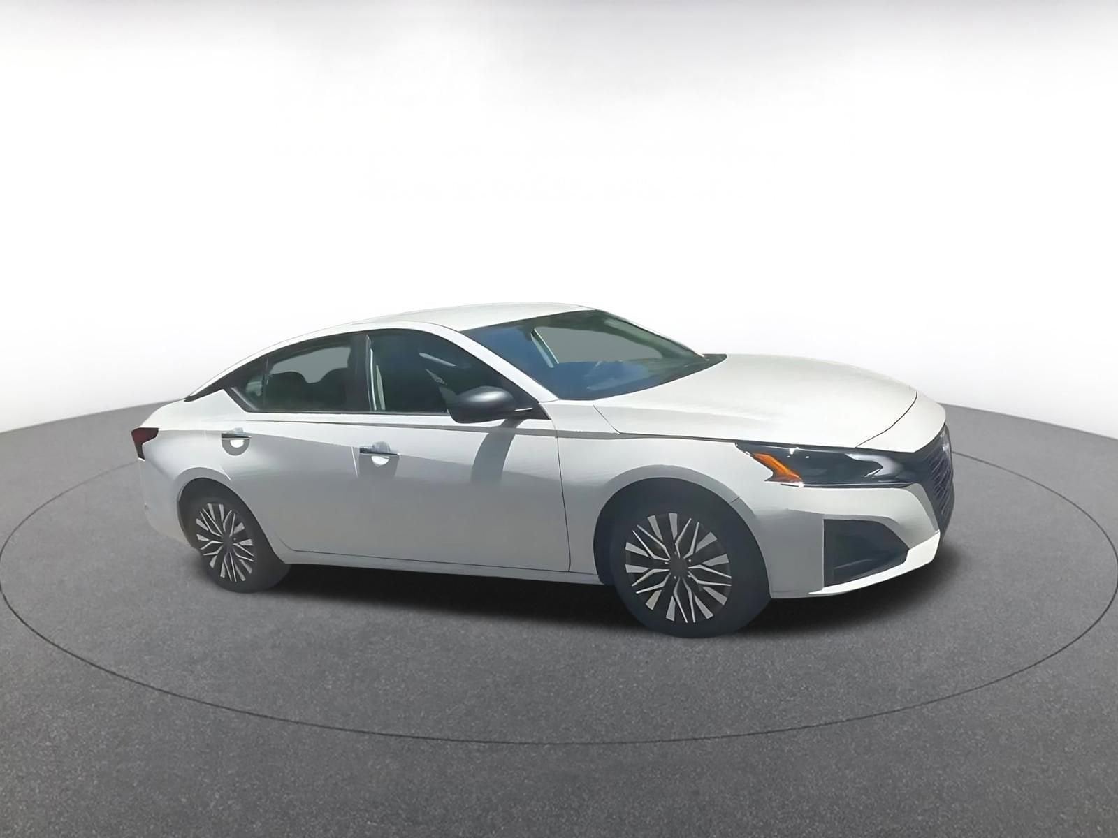 Thumbnail: 2025 Nissan Altima - 2