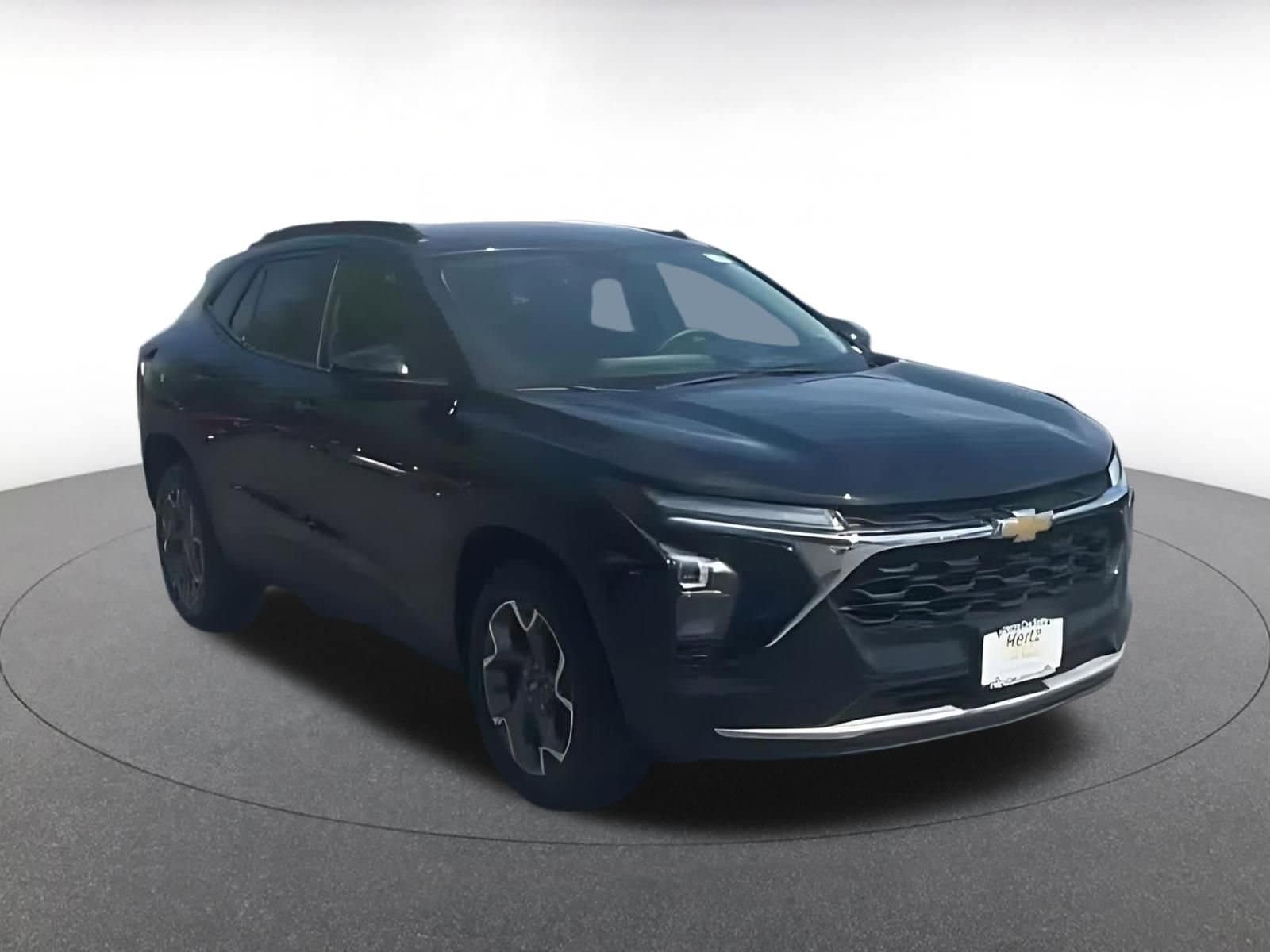 Thumbnail: 2025 Chevrolet Trax - 3