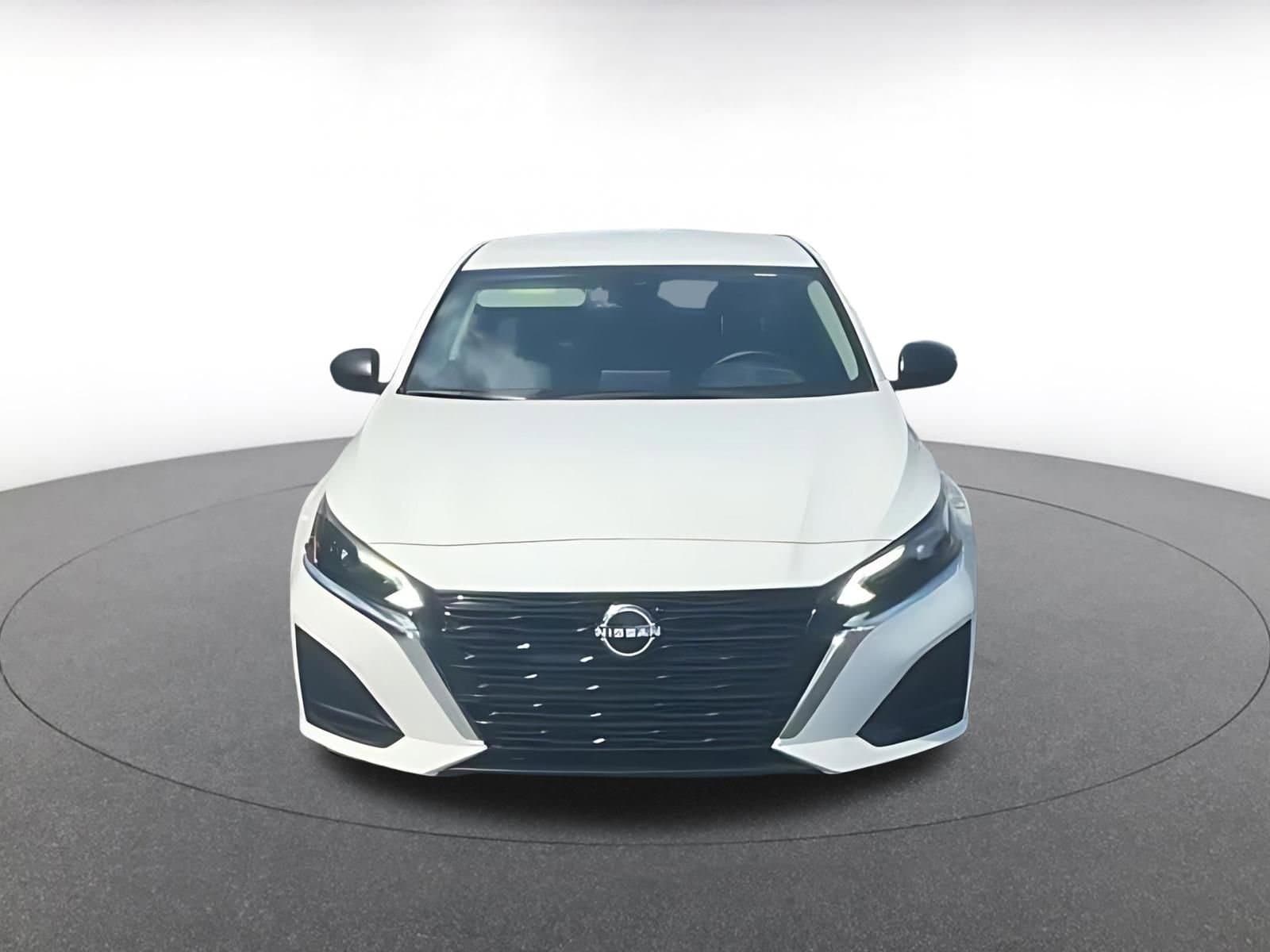 Thumbnail: 2025 Nissan Altima - 4