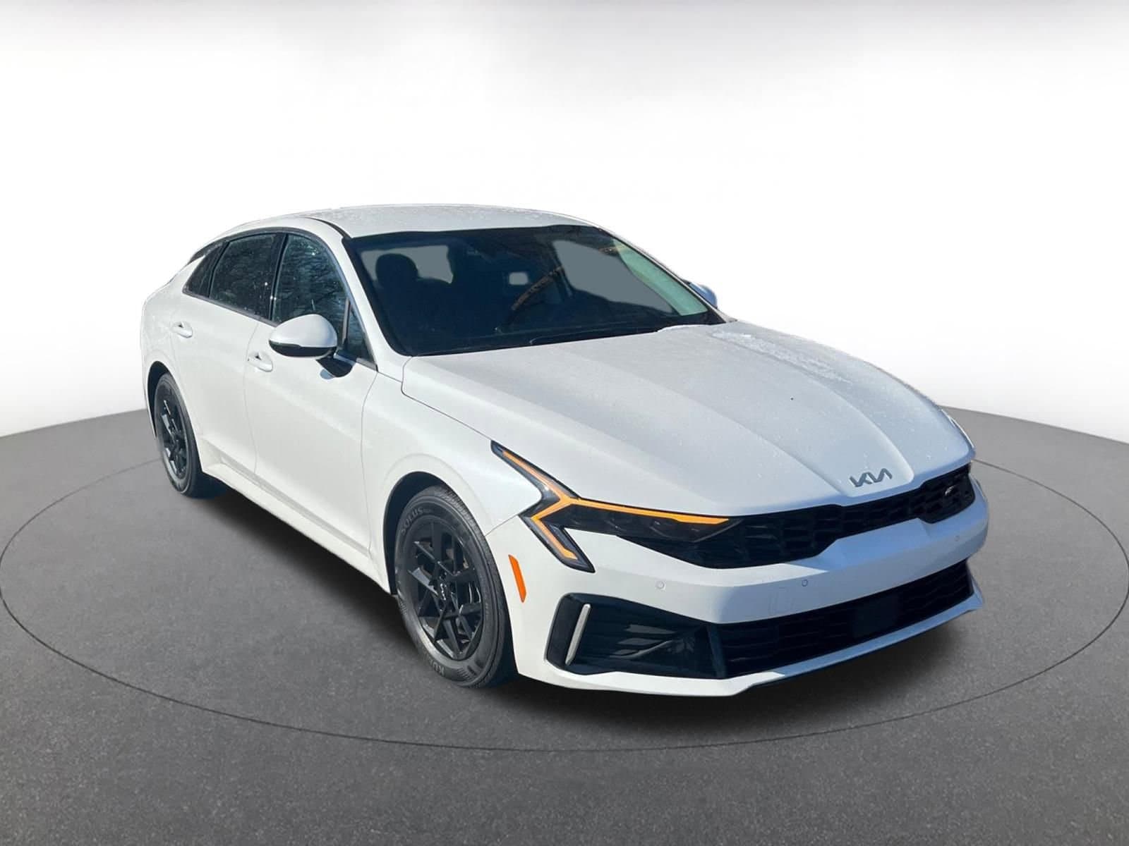 Thumbnail: 2025 Kia K5 - 1