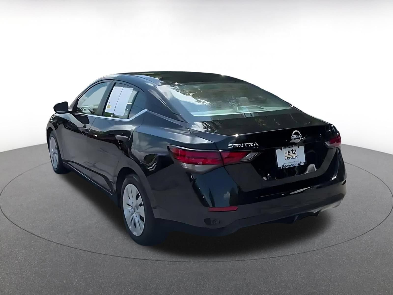 Thumbnail: 2025 Nissan Sentra - 9