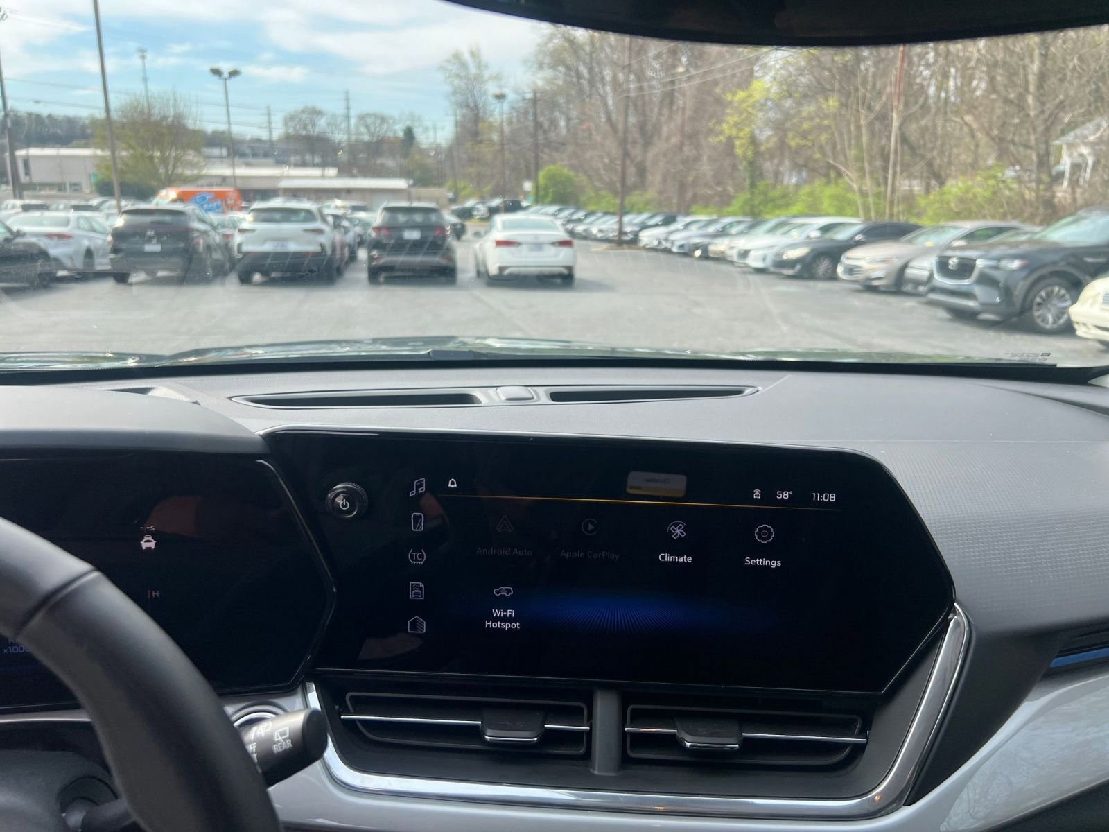 Thumbnail: 2025 Chevrolet Trax - 17