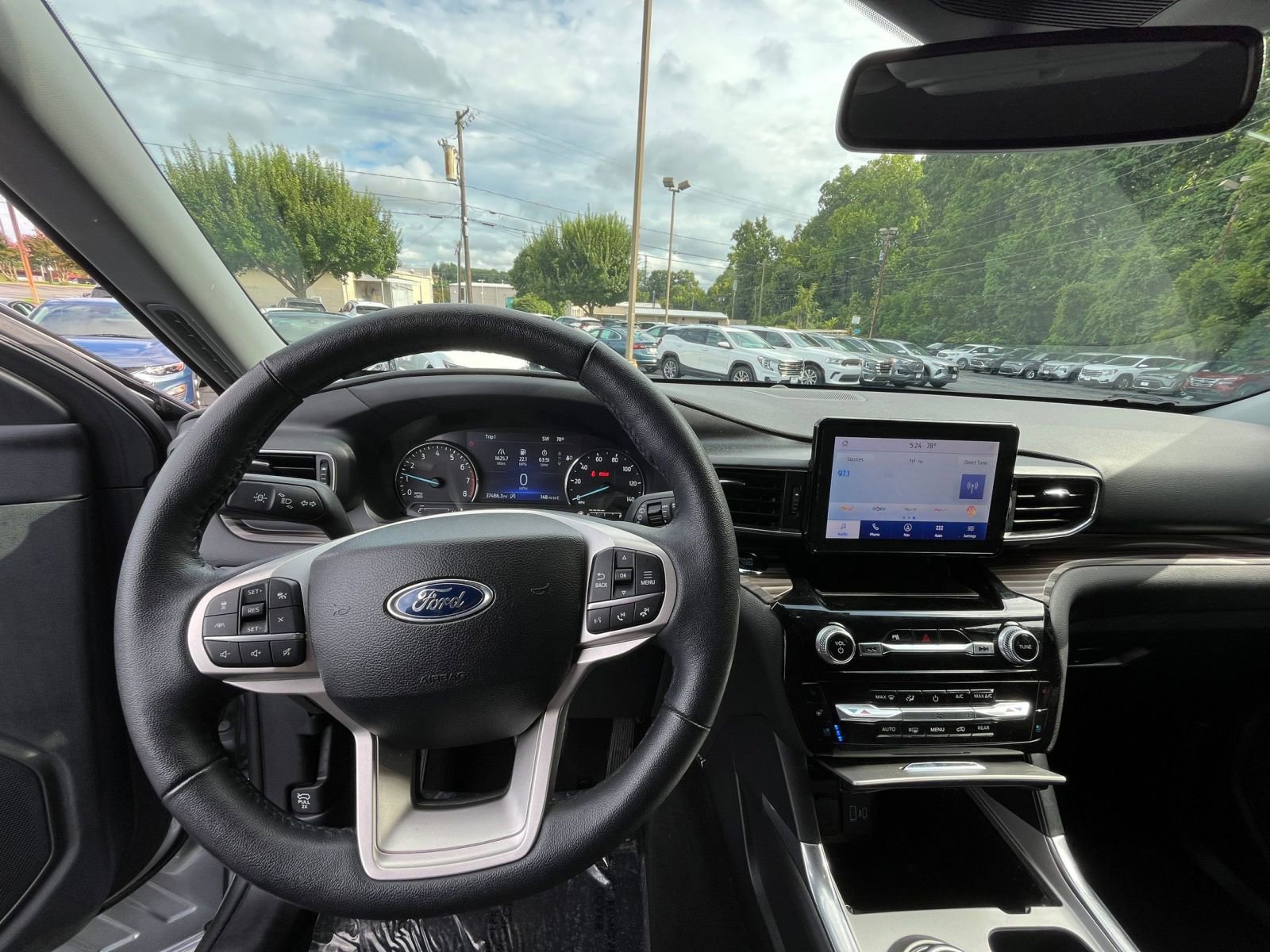Thumbnail: 2024 Ford Explorer - 30