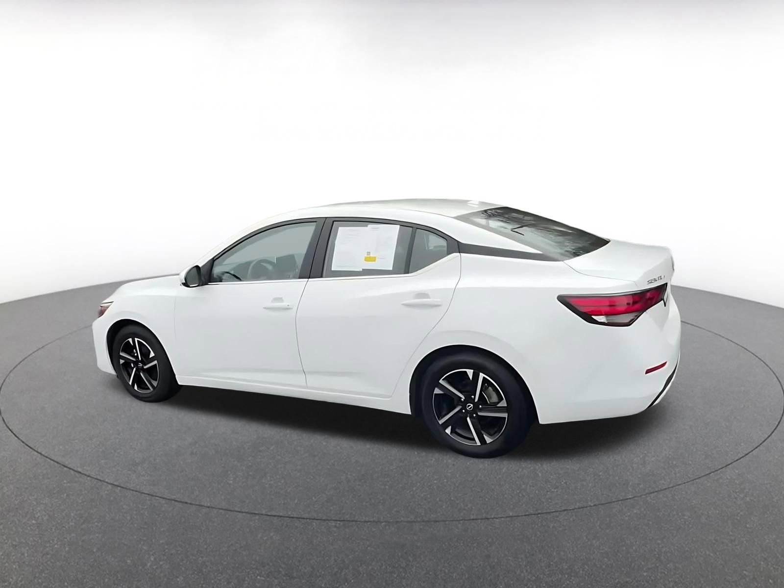 Thumbnail: 2025 Nissan Sentra - 10