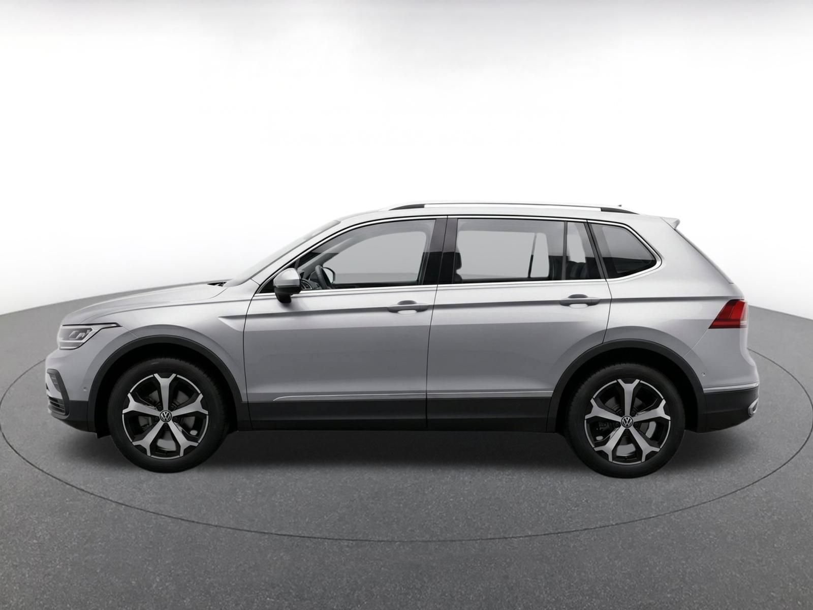 Thumbnail: 2026 Volkswagen Tiguan - 4