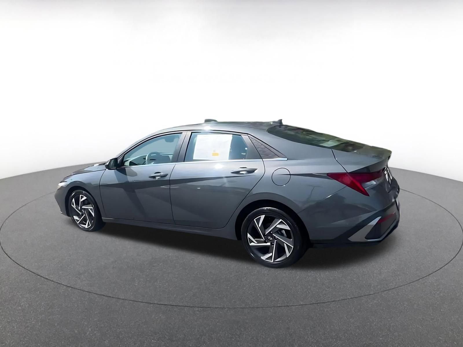 Thumbnail: 2025 Hyundai Elantra - 10