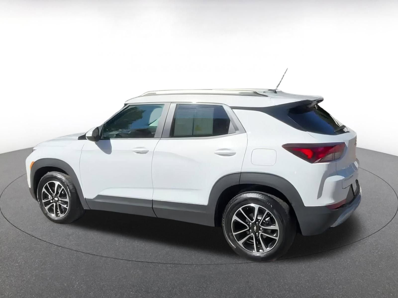 Thumbnail: 2025 Chevrolet TrailBlazer - 10