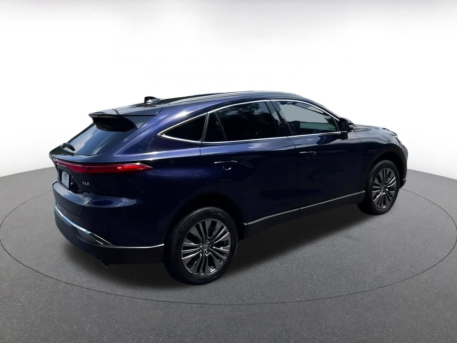 Thumbnail: 2023 Toyota Venza - 15