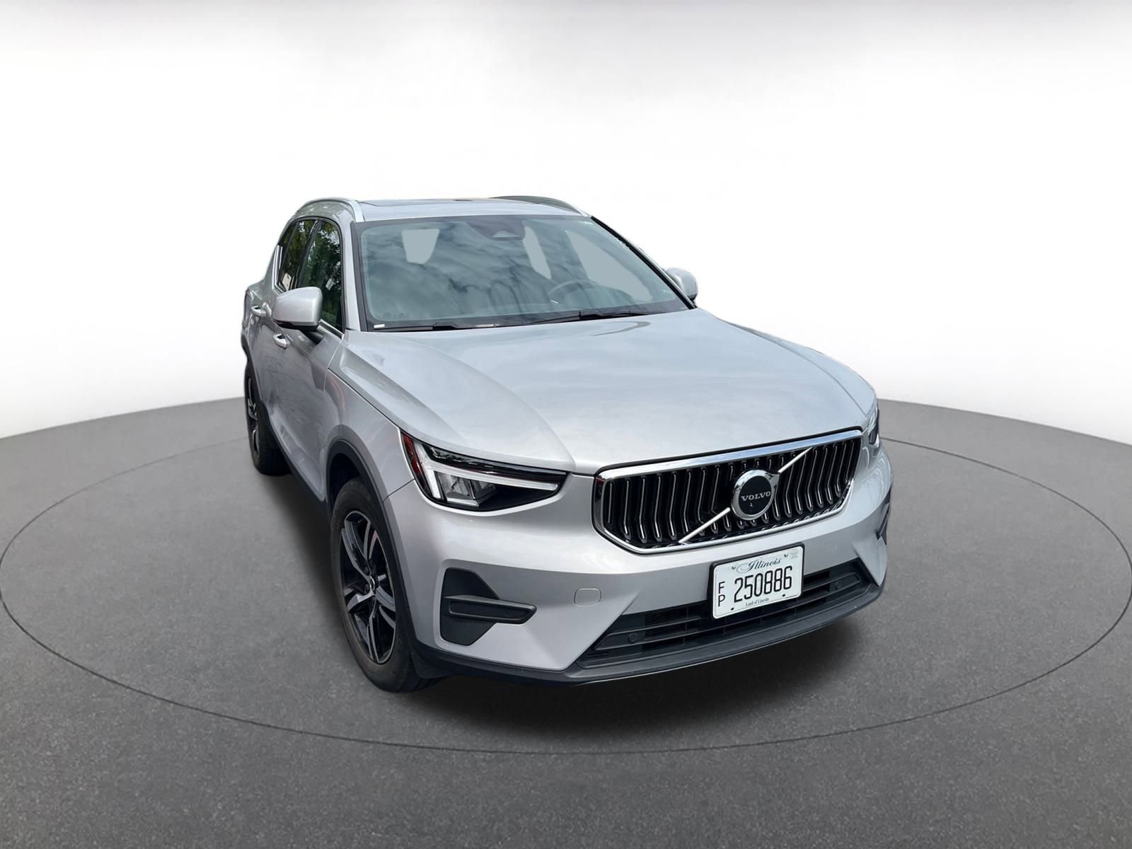 Thumbnail: 2024 Volvo XC40 - 3