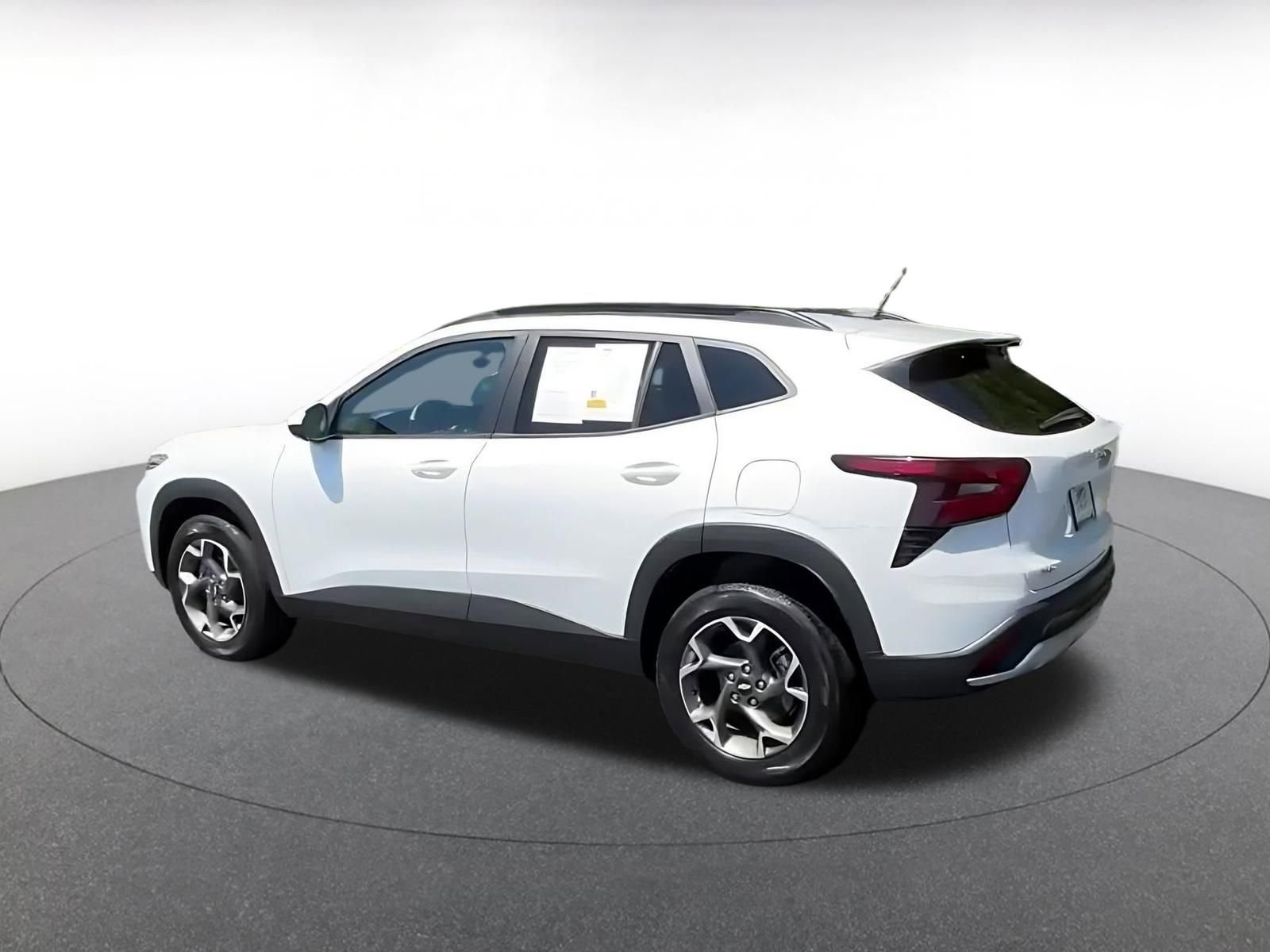 Thumbnail: 2025 Chevrolet Trax - 10