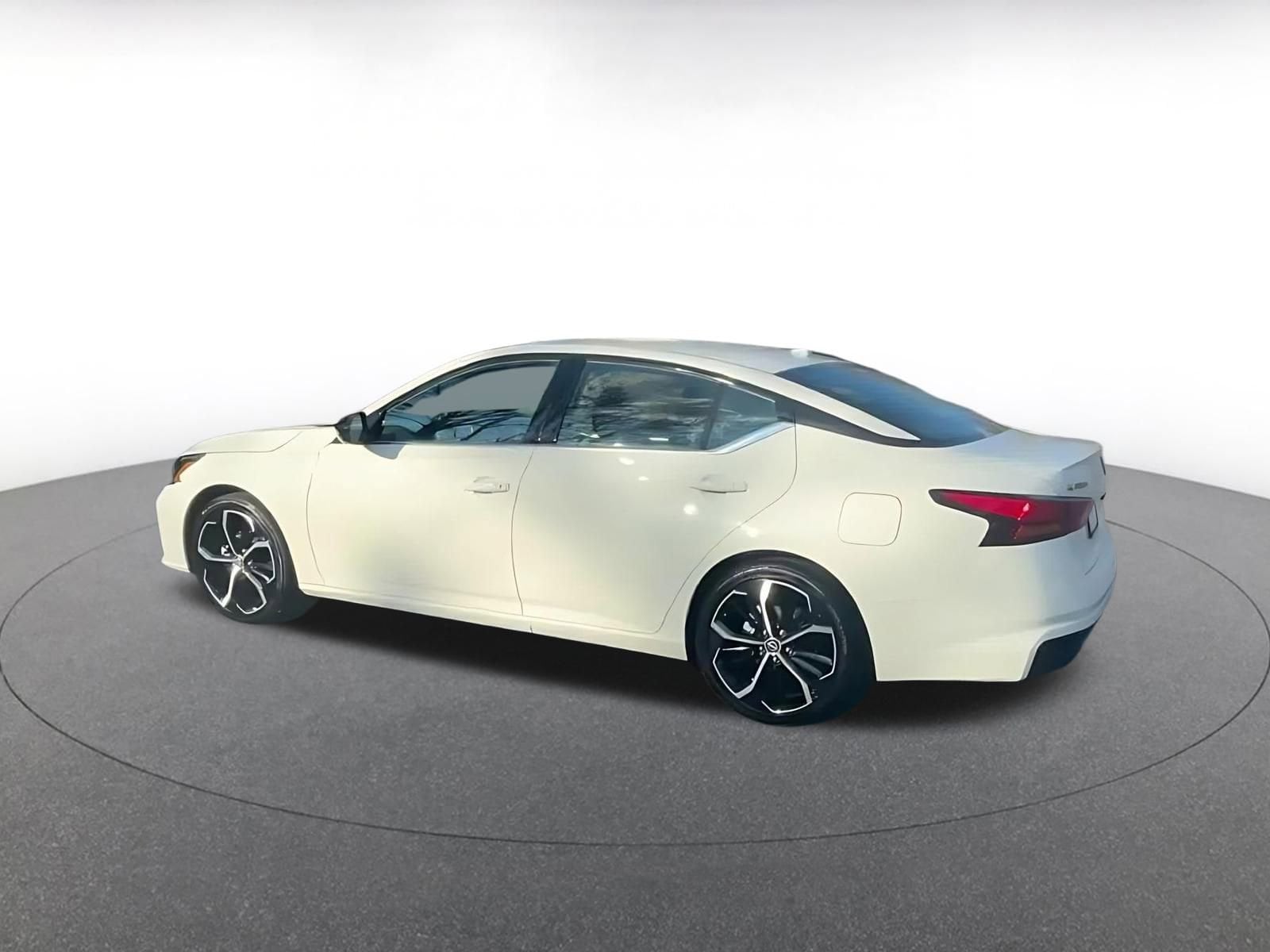 Thumbnail: 2025 Nissan Altima - 10