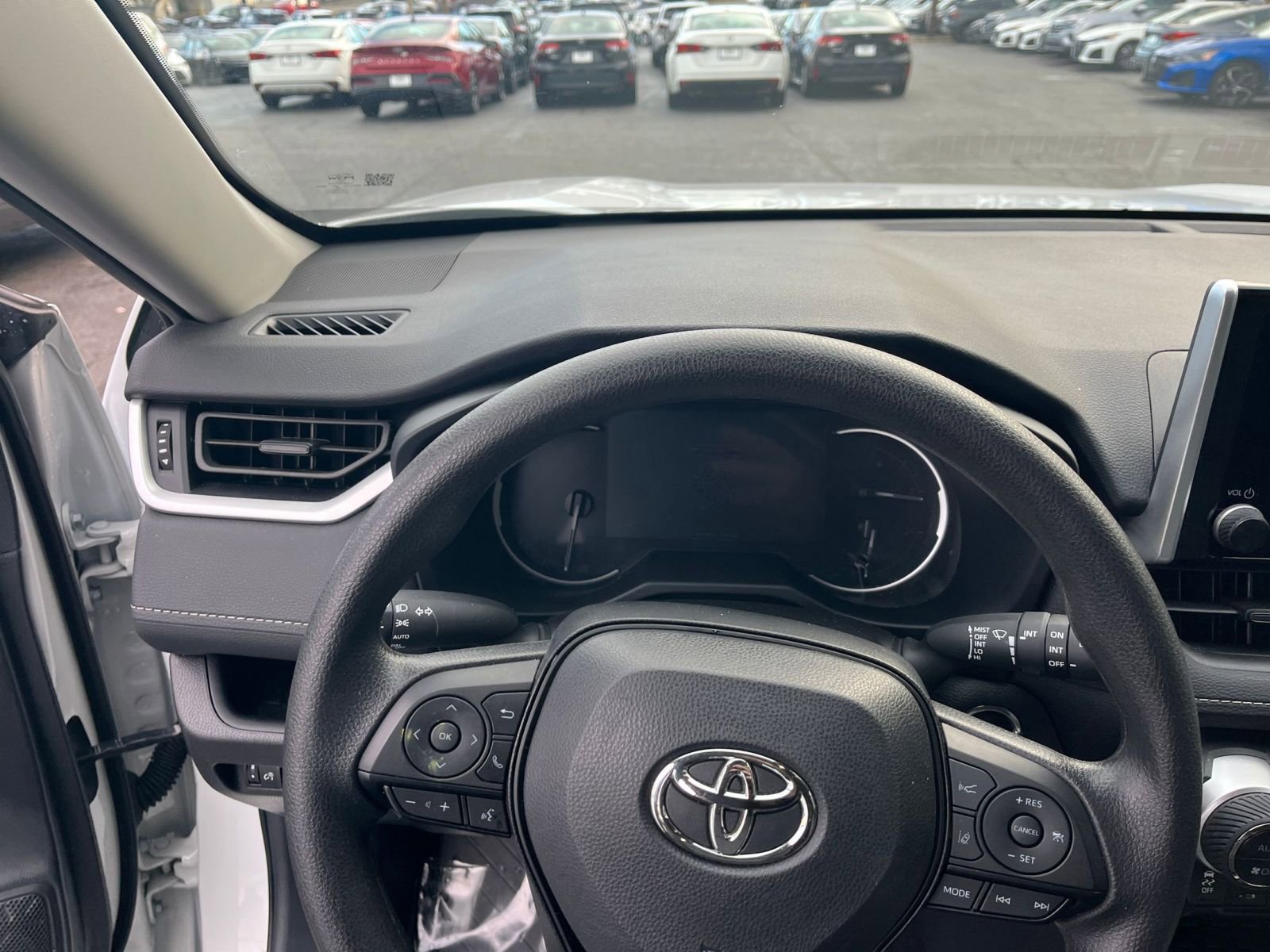 Thumbnail: 2025 Toyota RAV4 - 30