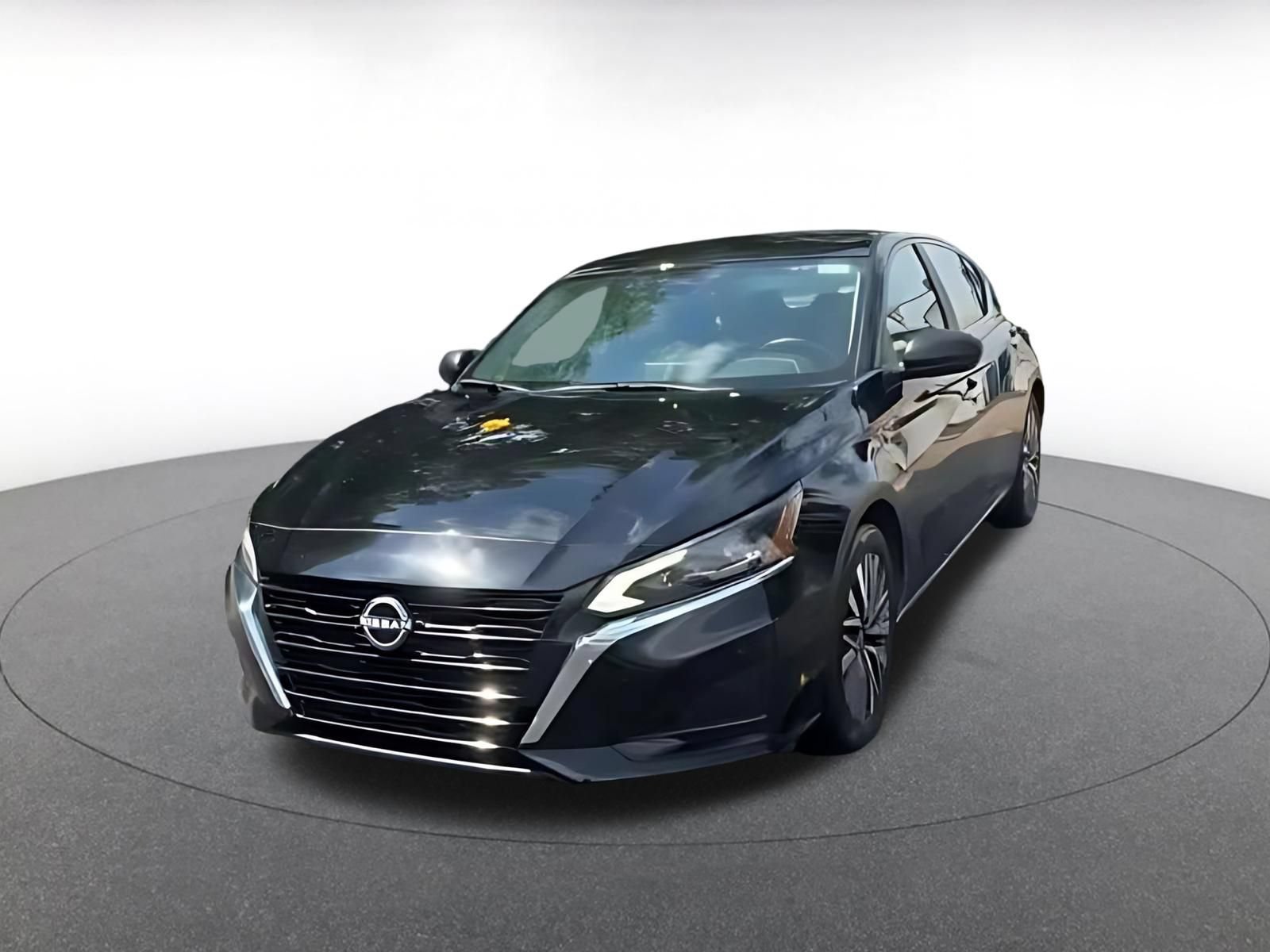 Thumbnail: 2025 Nissan Altima - 16