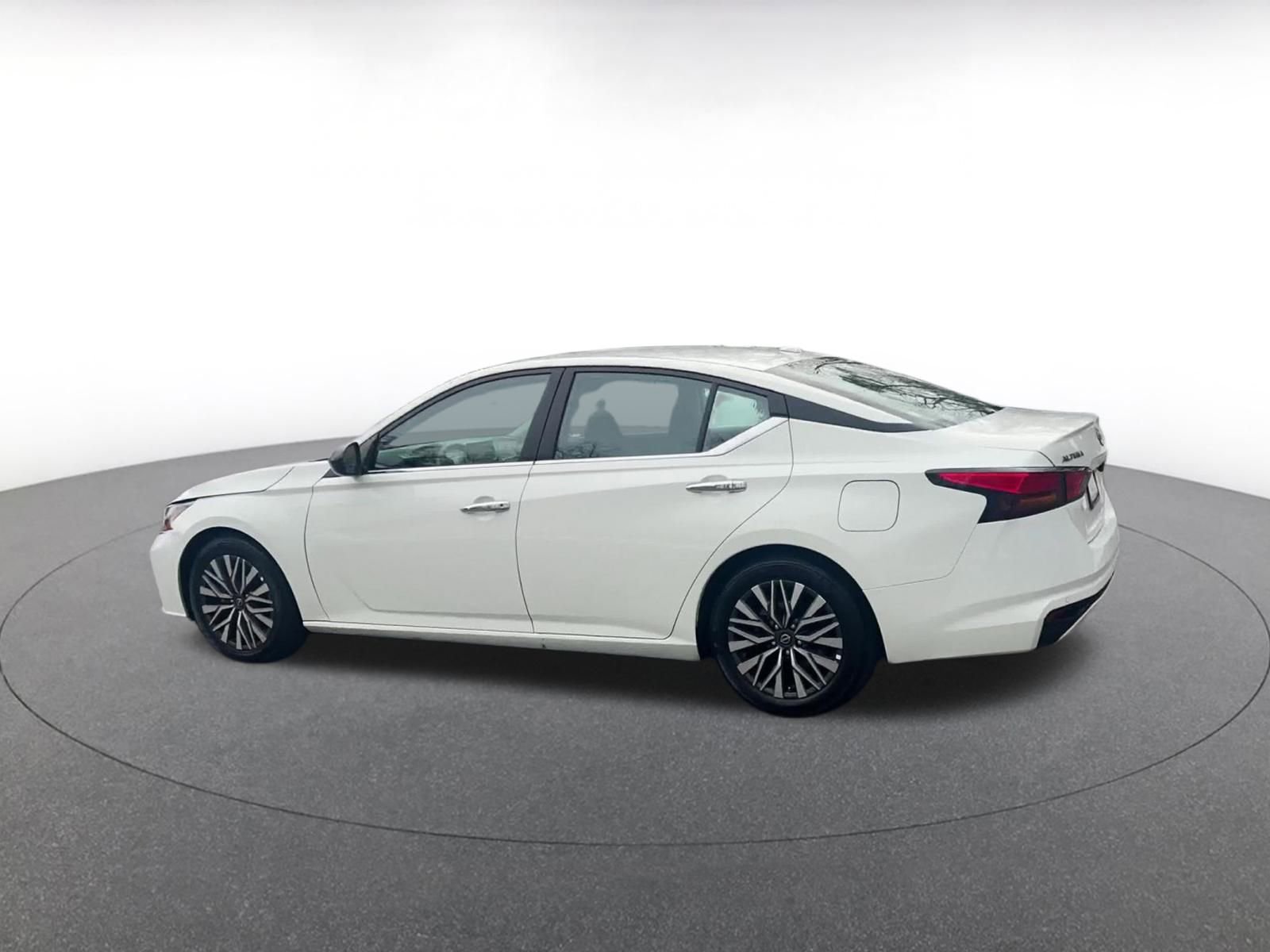 Thumbnail: 2025 Nissan Altima - 10