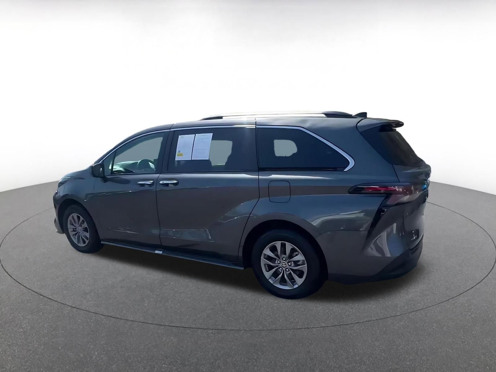 Thumbnail: 2025 Toyota Sienna - 10