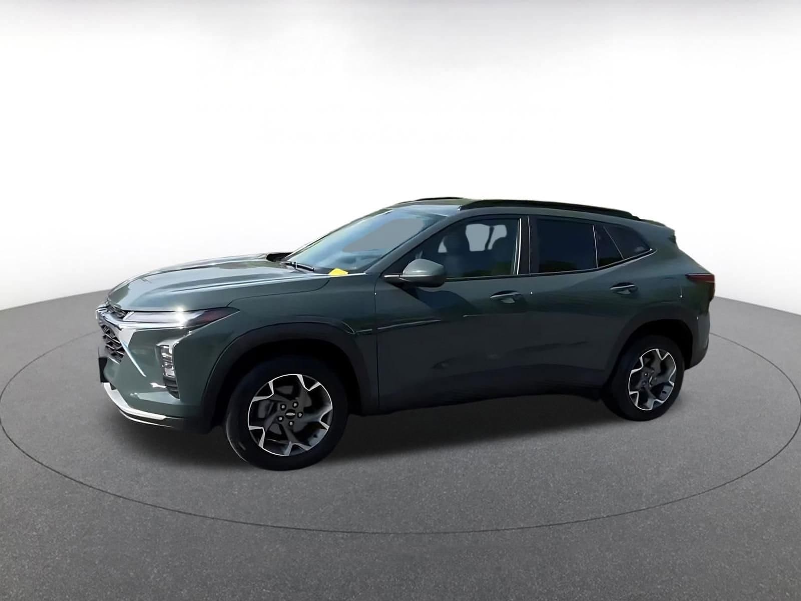 Thumbnail: 2025 Chevrolet Trax - 8