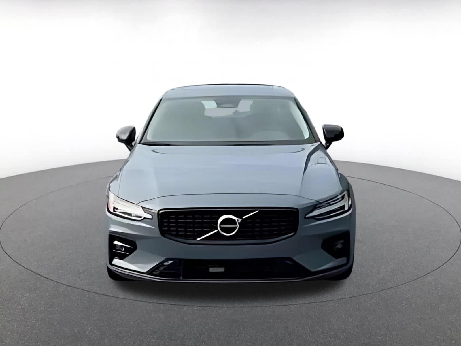 Thumbnail: 2024 Volvo S60 - 13