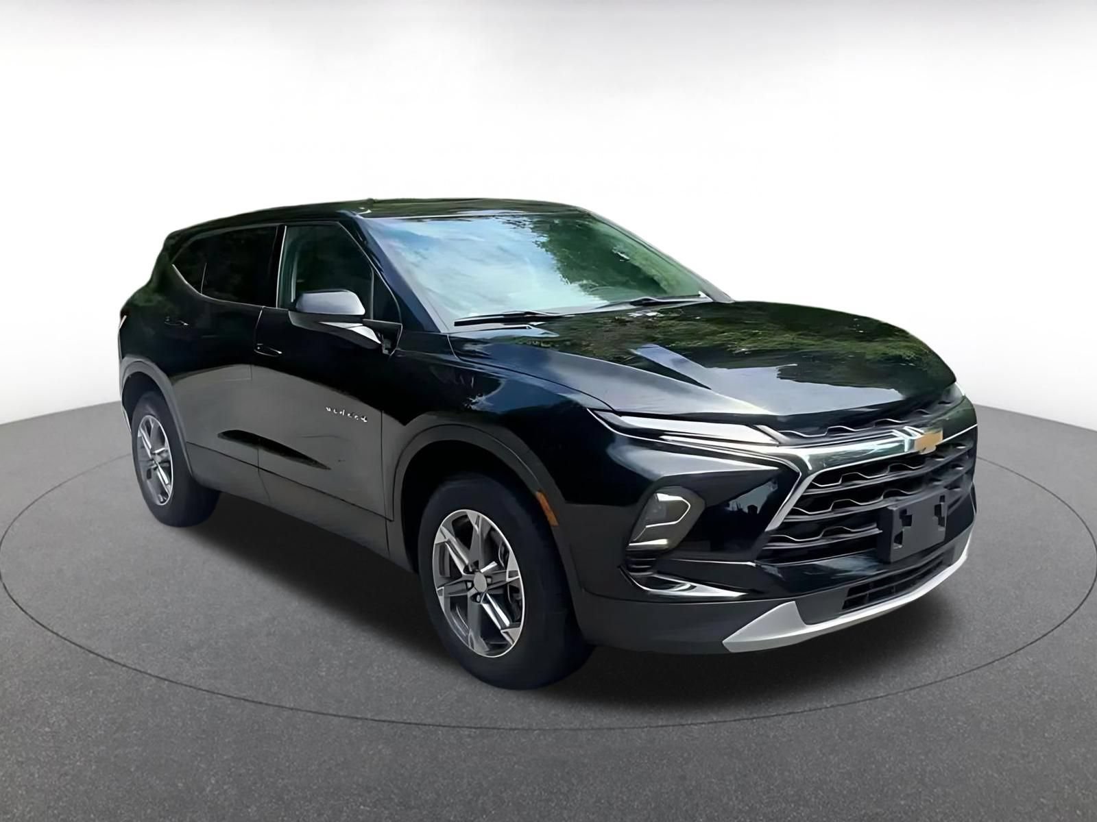 Thumbnail: 2025 Chevrolet Blazer - 3