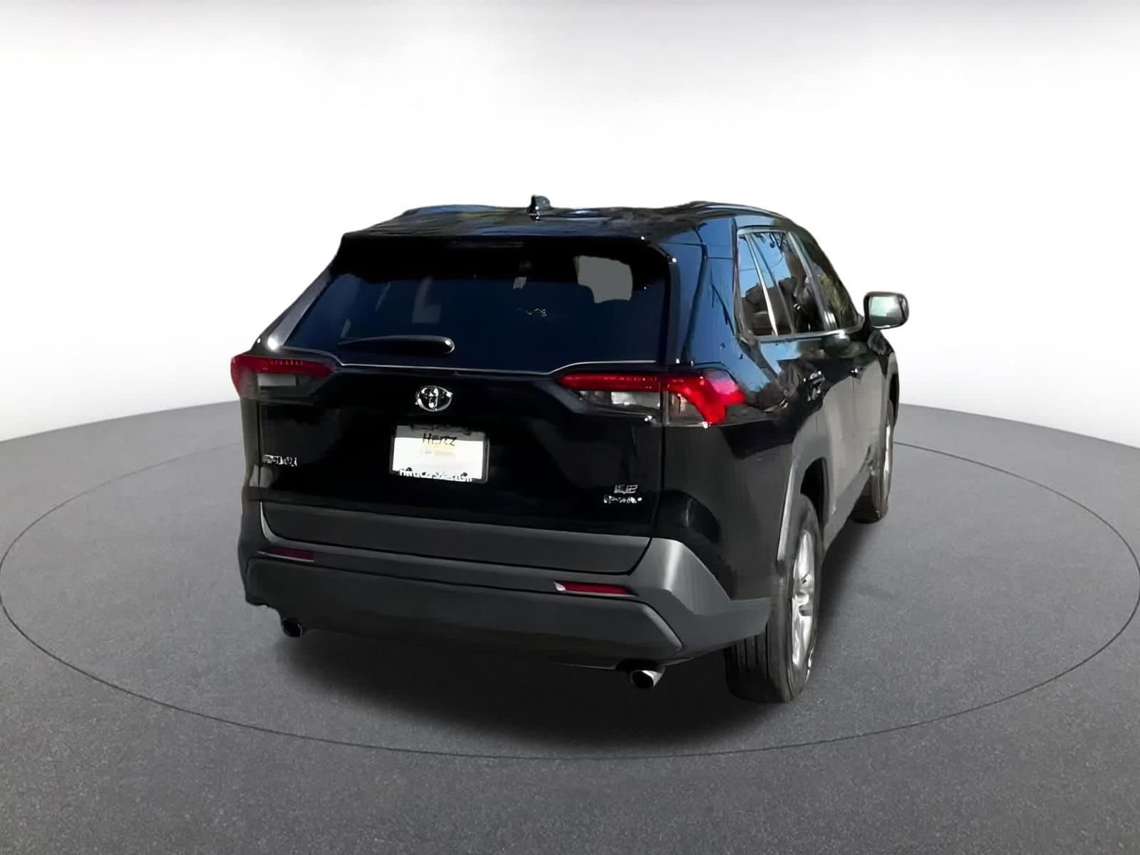 Thumbnail: 2025 Toyota RAV4 - 12